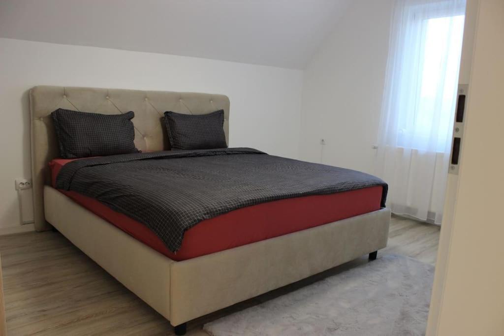 Four-Bedroom House photo 3