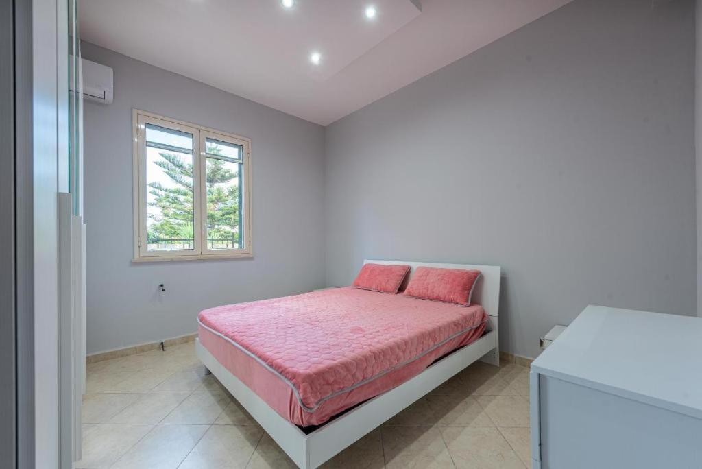 Three-Bedroom Apartment photo 1