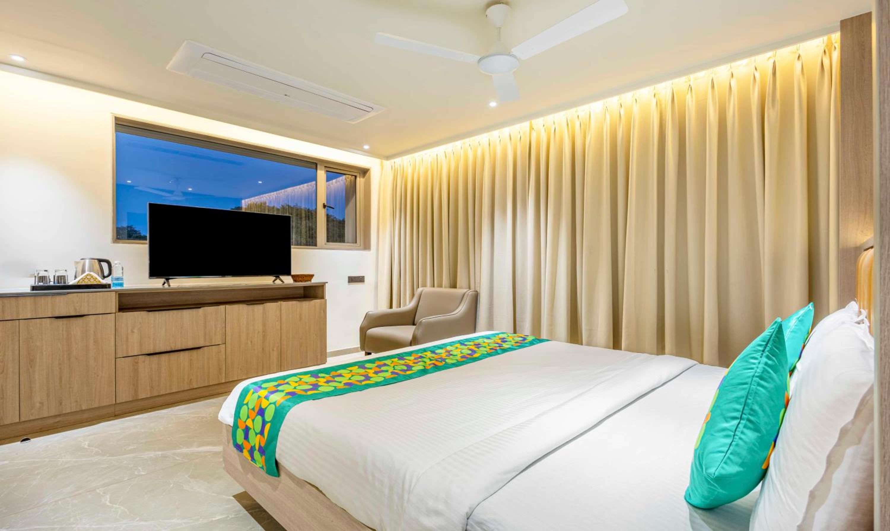 Deluxe Room - Photo 5