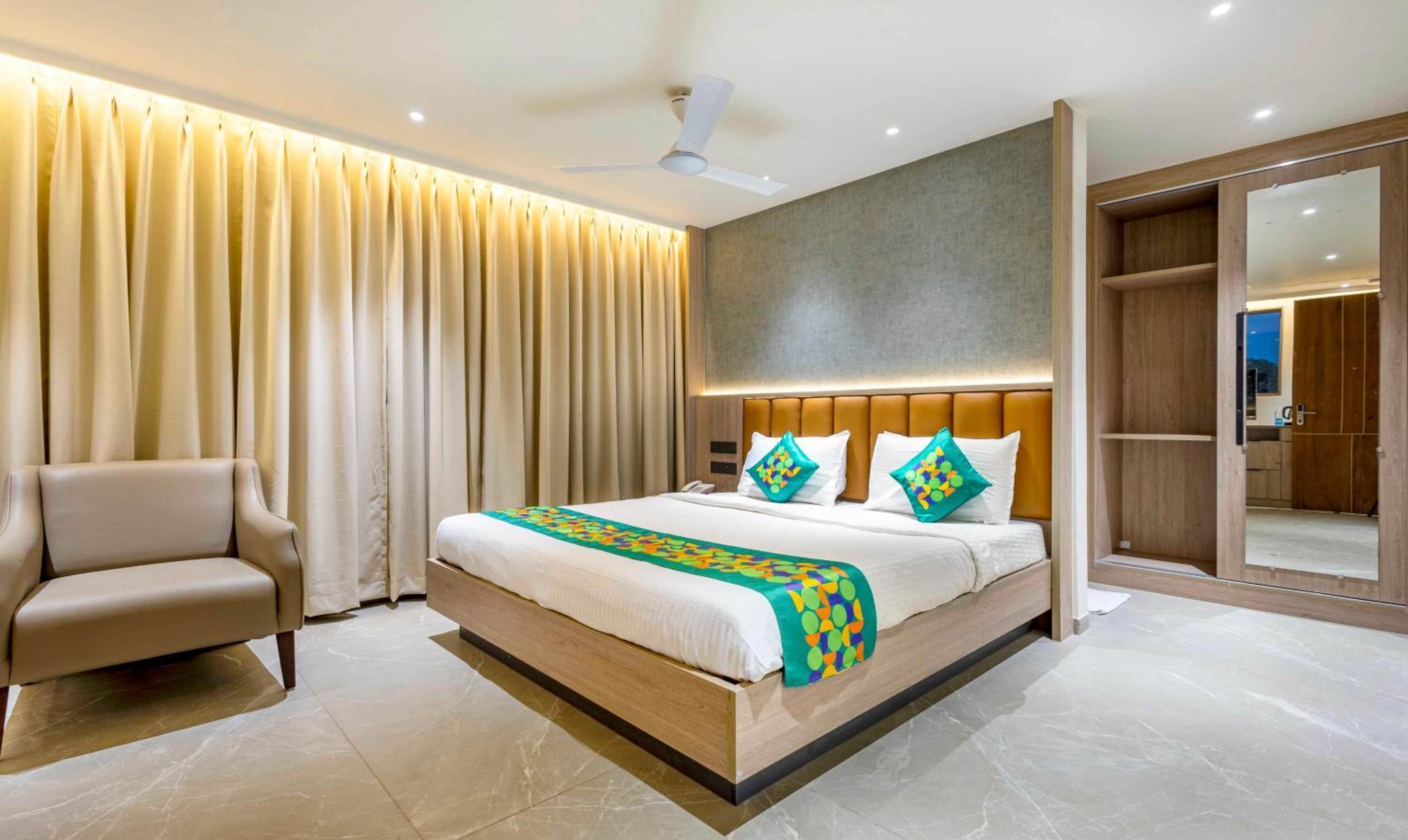 Deluxe Room - Photo 3