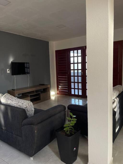 Five-Bedroom House photo 2