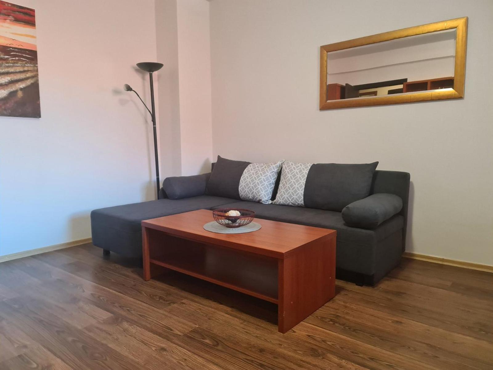 One-Bedroom Apartment photo 2