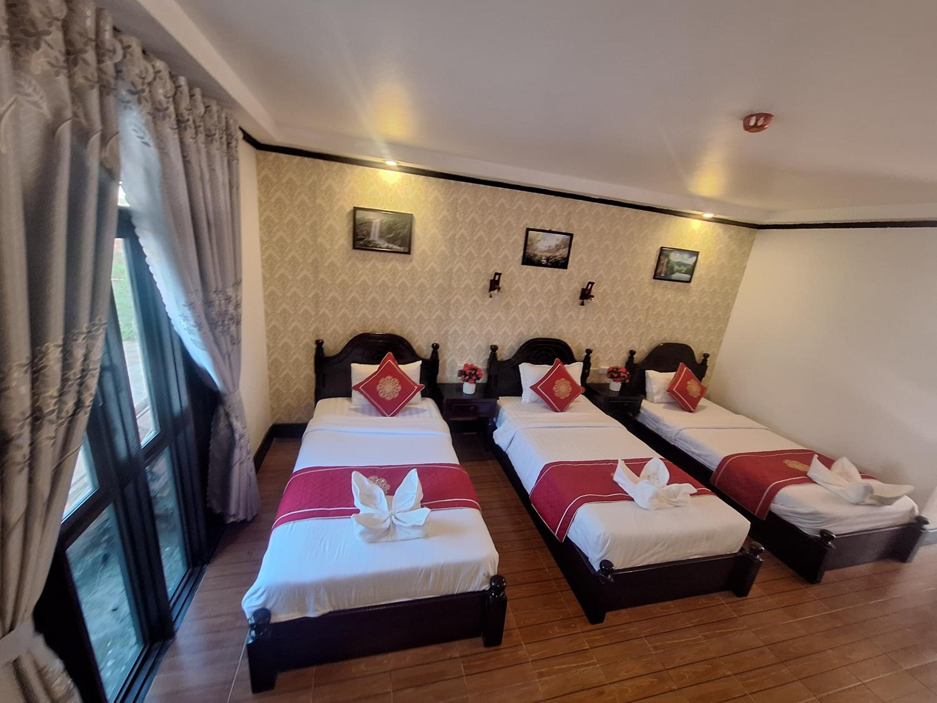 Triple Room with Pool View