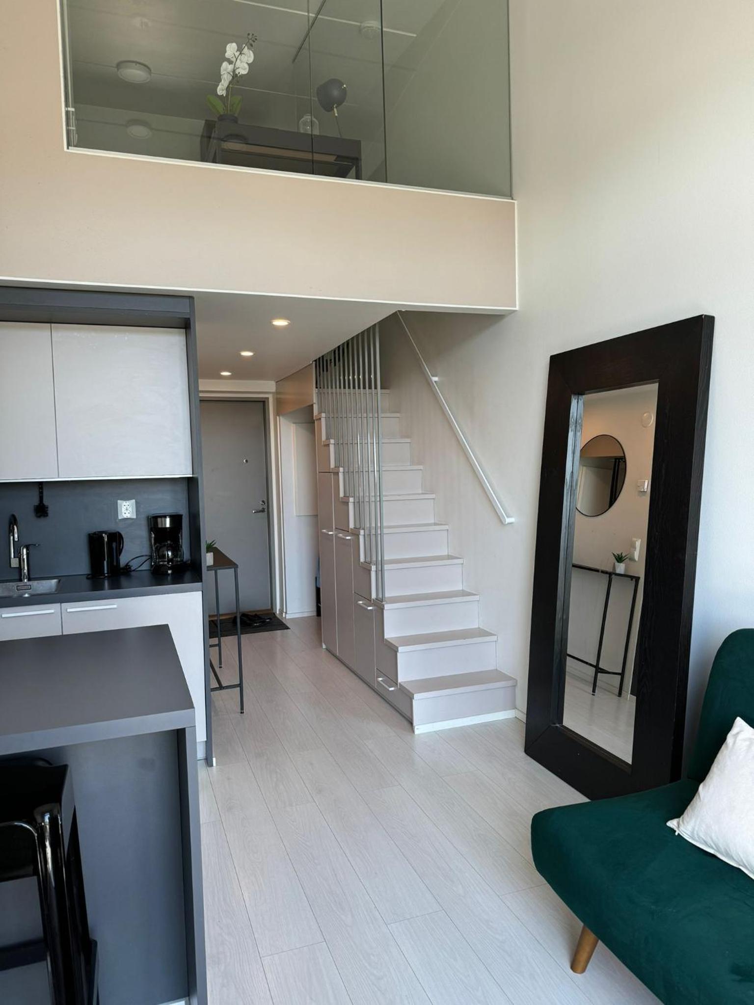 One-Bedroom Apartment photo 1
