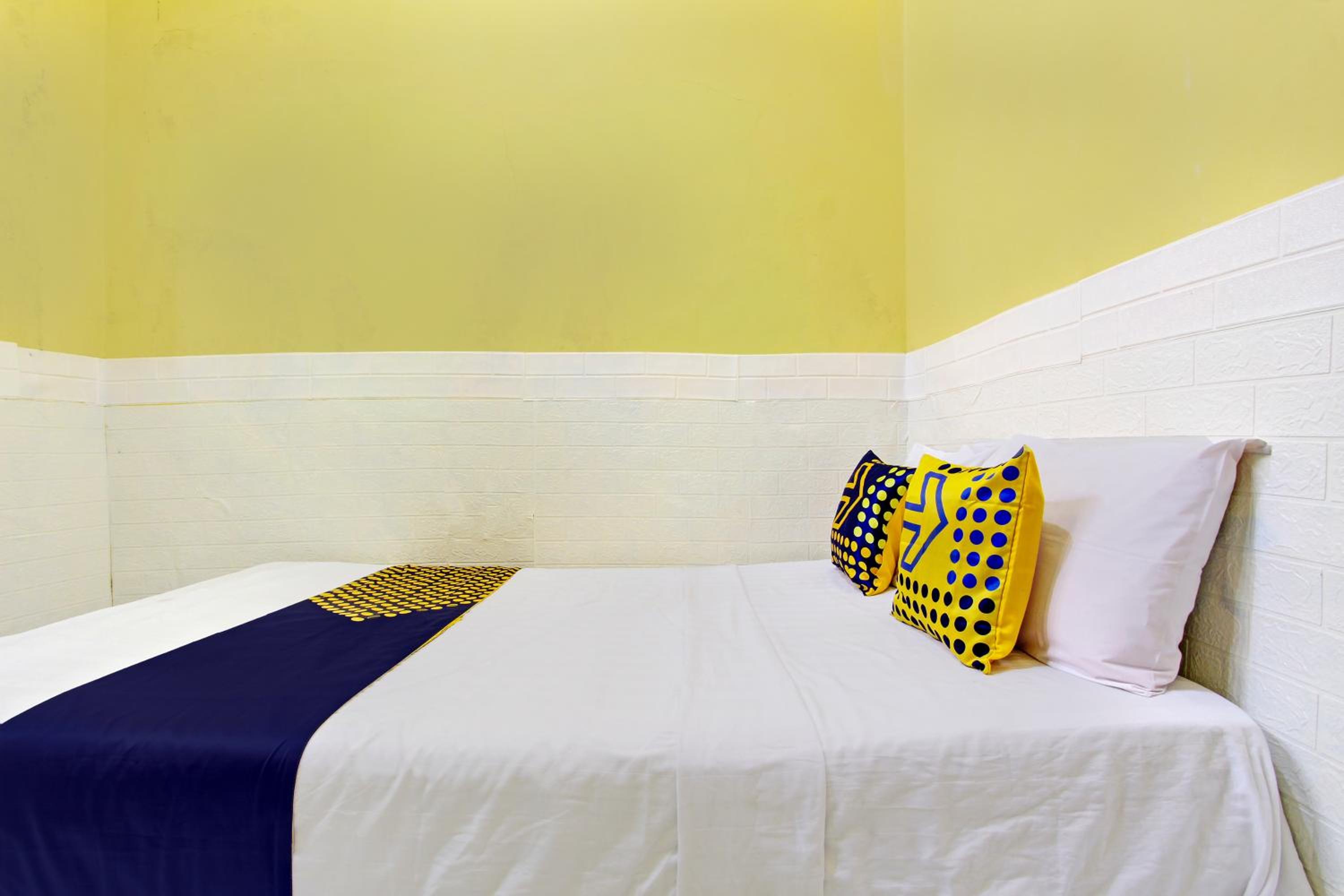 Budget Double Room photo 2