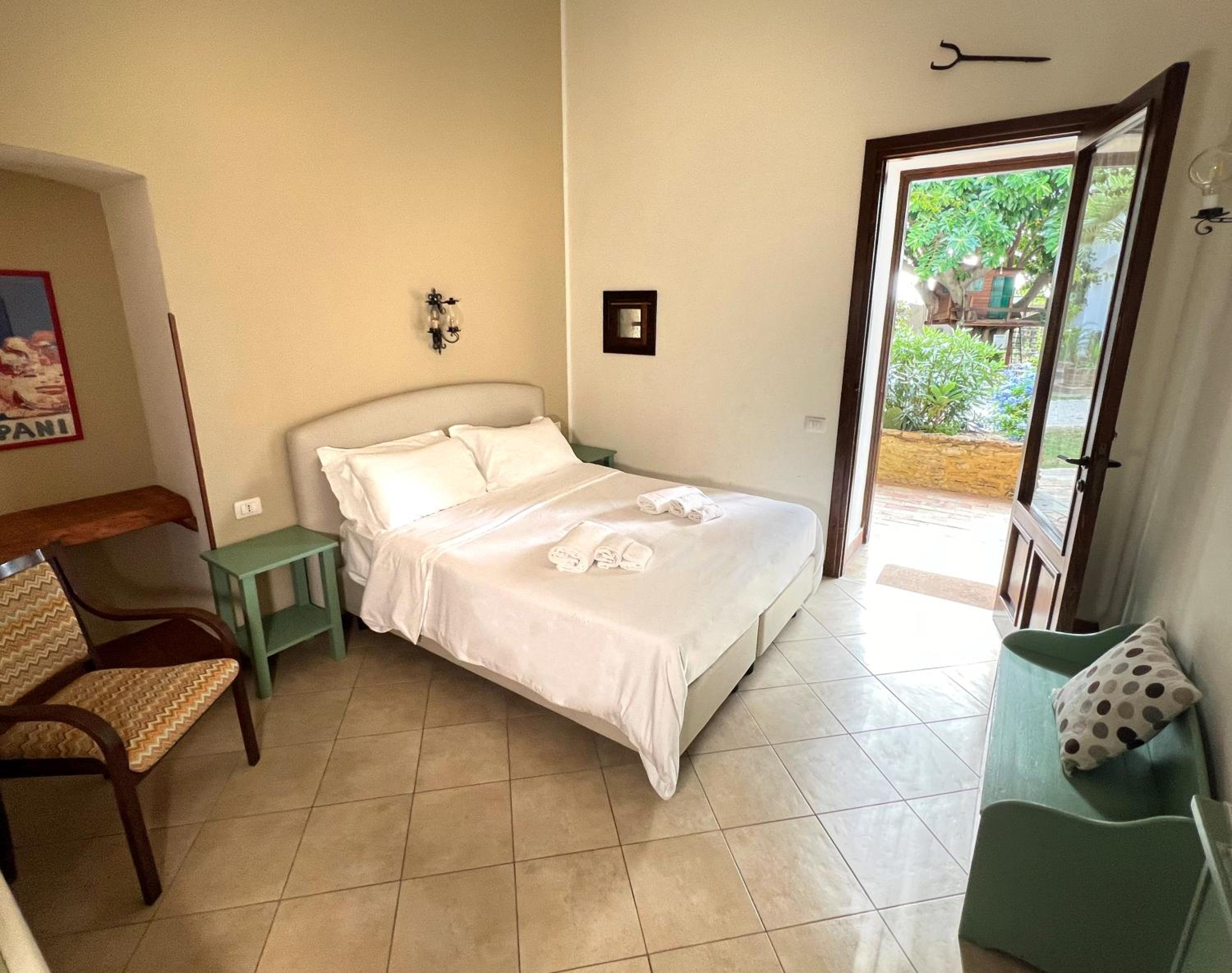 Double Room - Photo 3