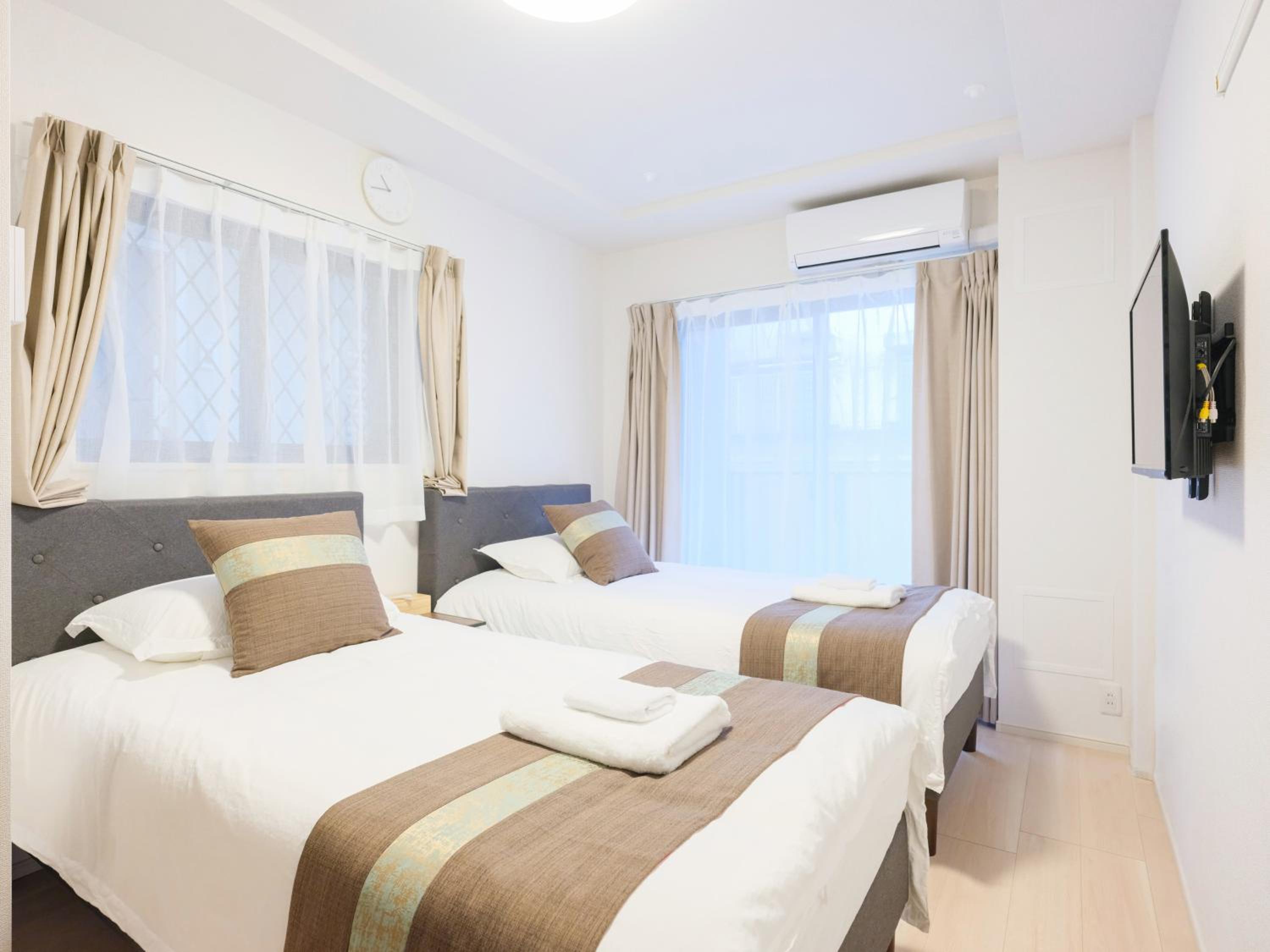 Twin Room with City View photo 3