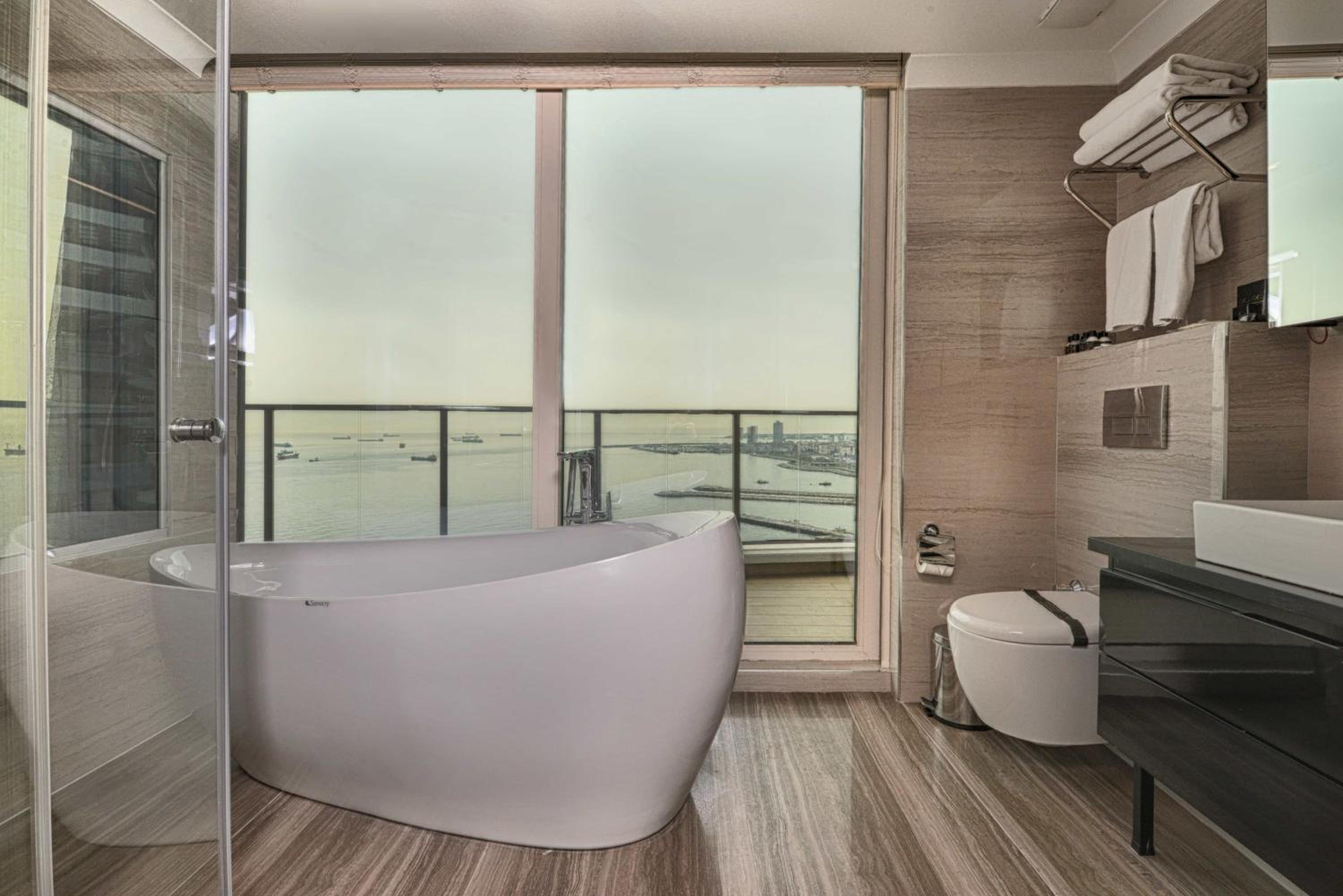 Junior Double Suite with Balcony and View thumbnail 6