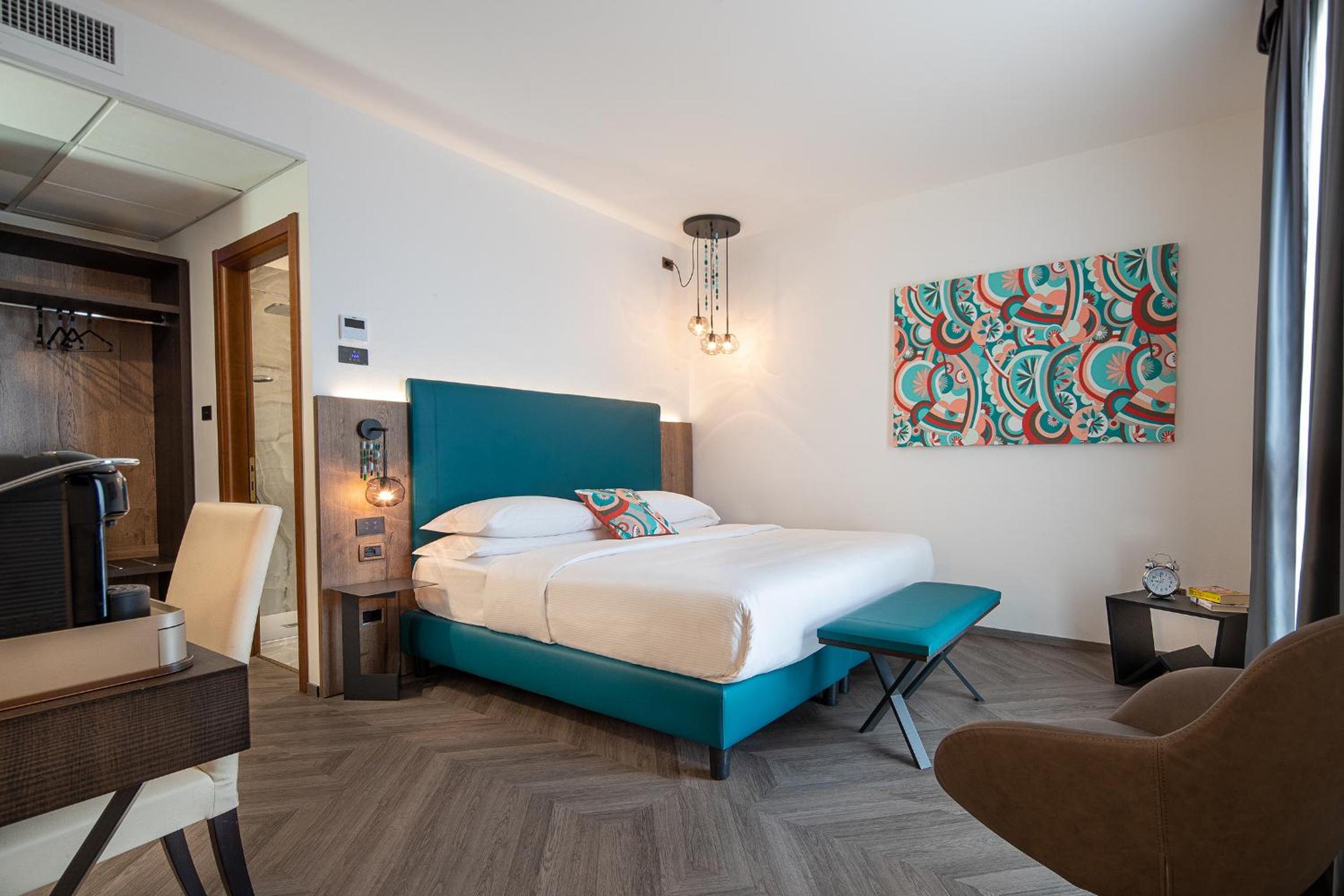 Deluxe Room - Photo 7