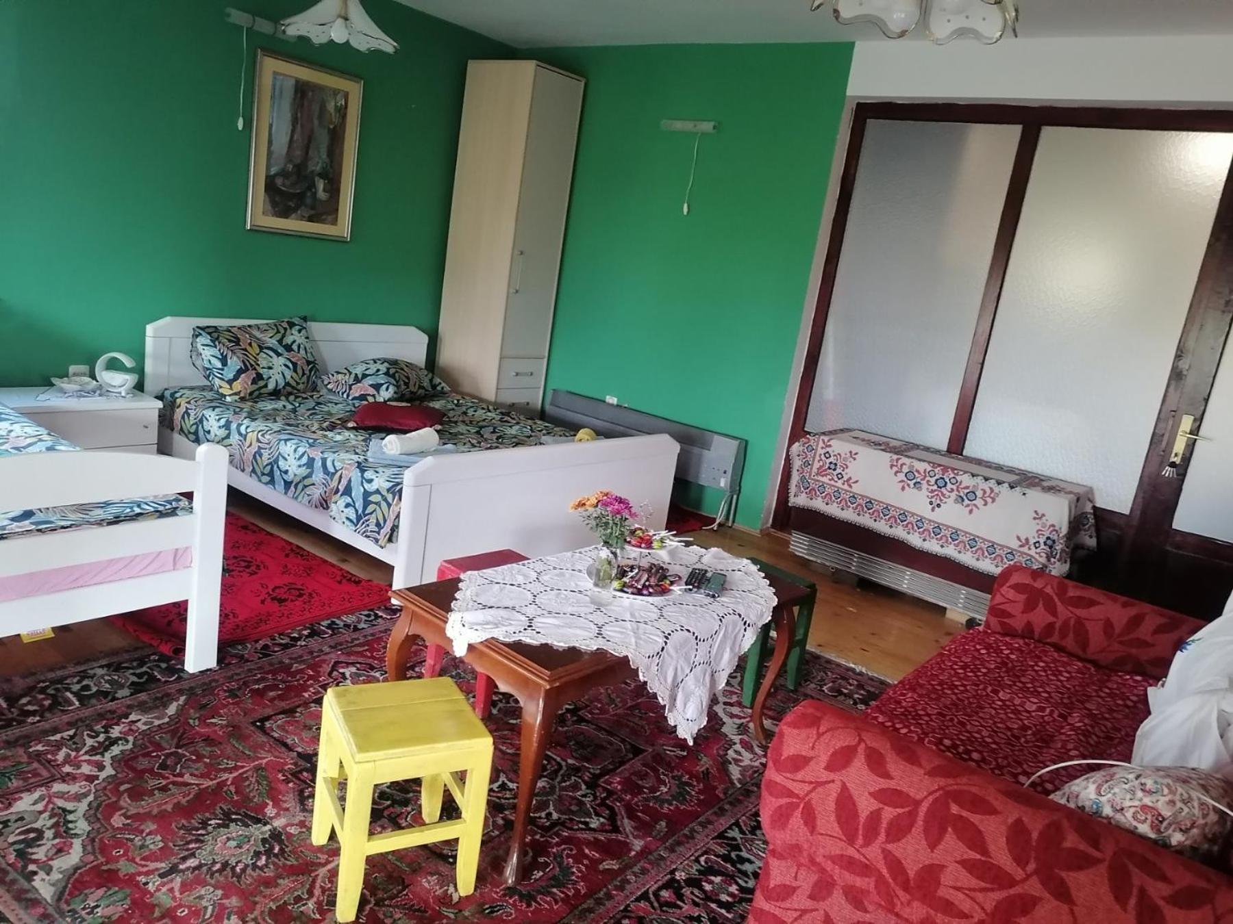 Family Room photo 3