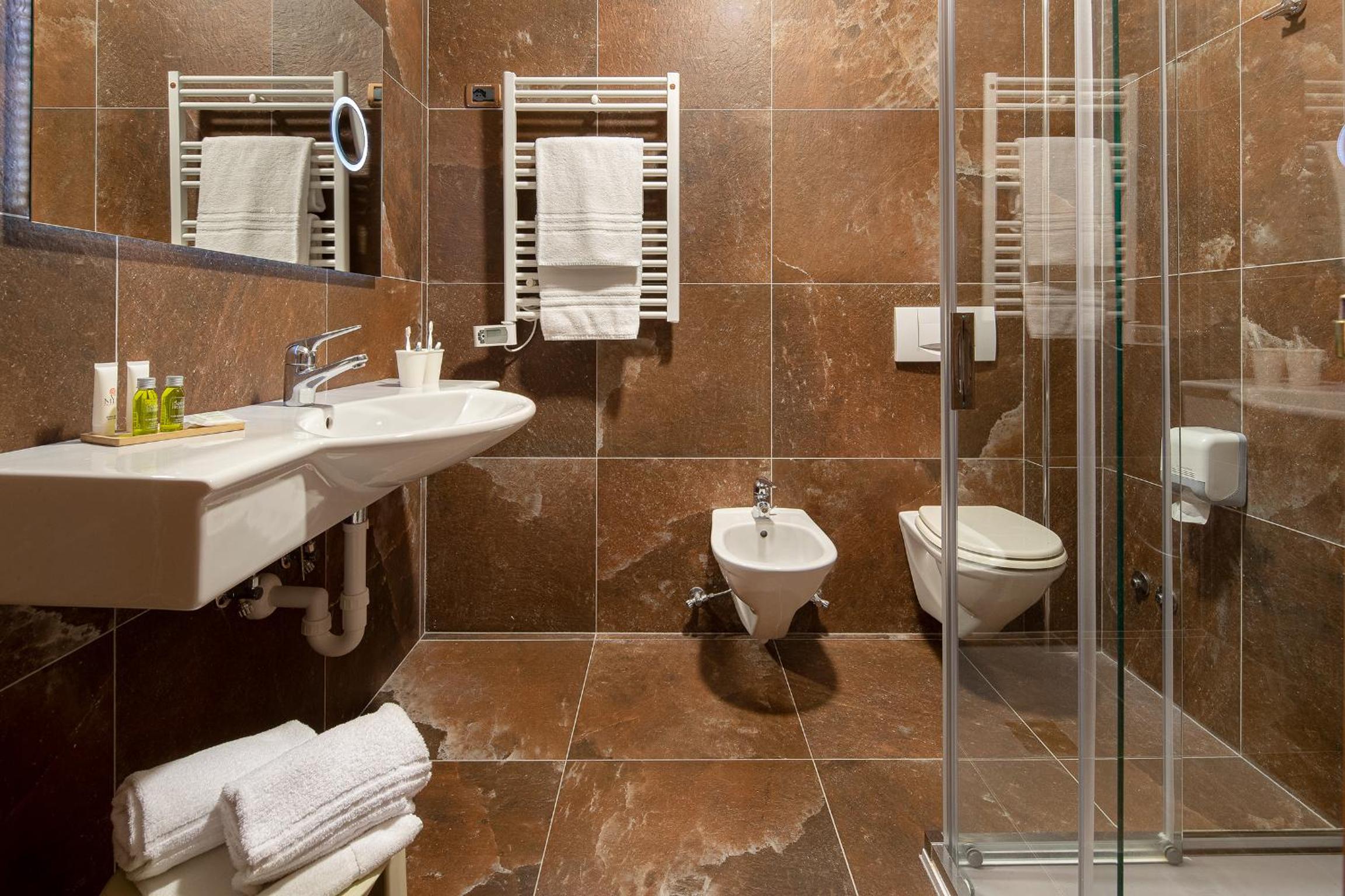 Superior Room - Photo 9