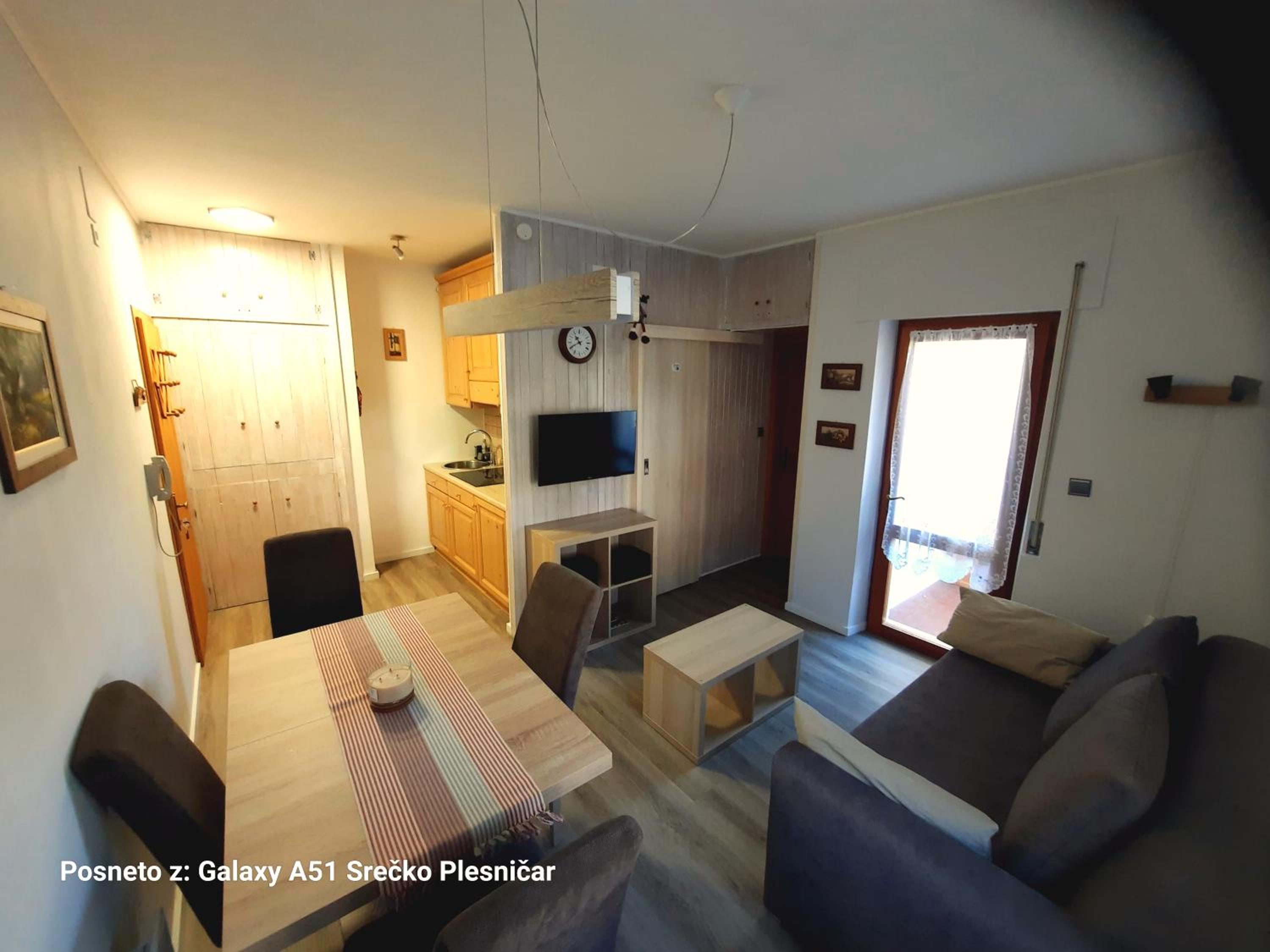 One-Bedroom Apartment photo 3