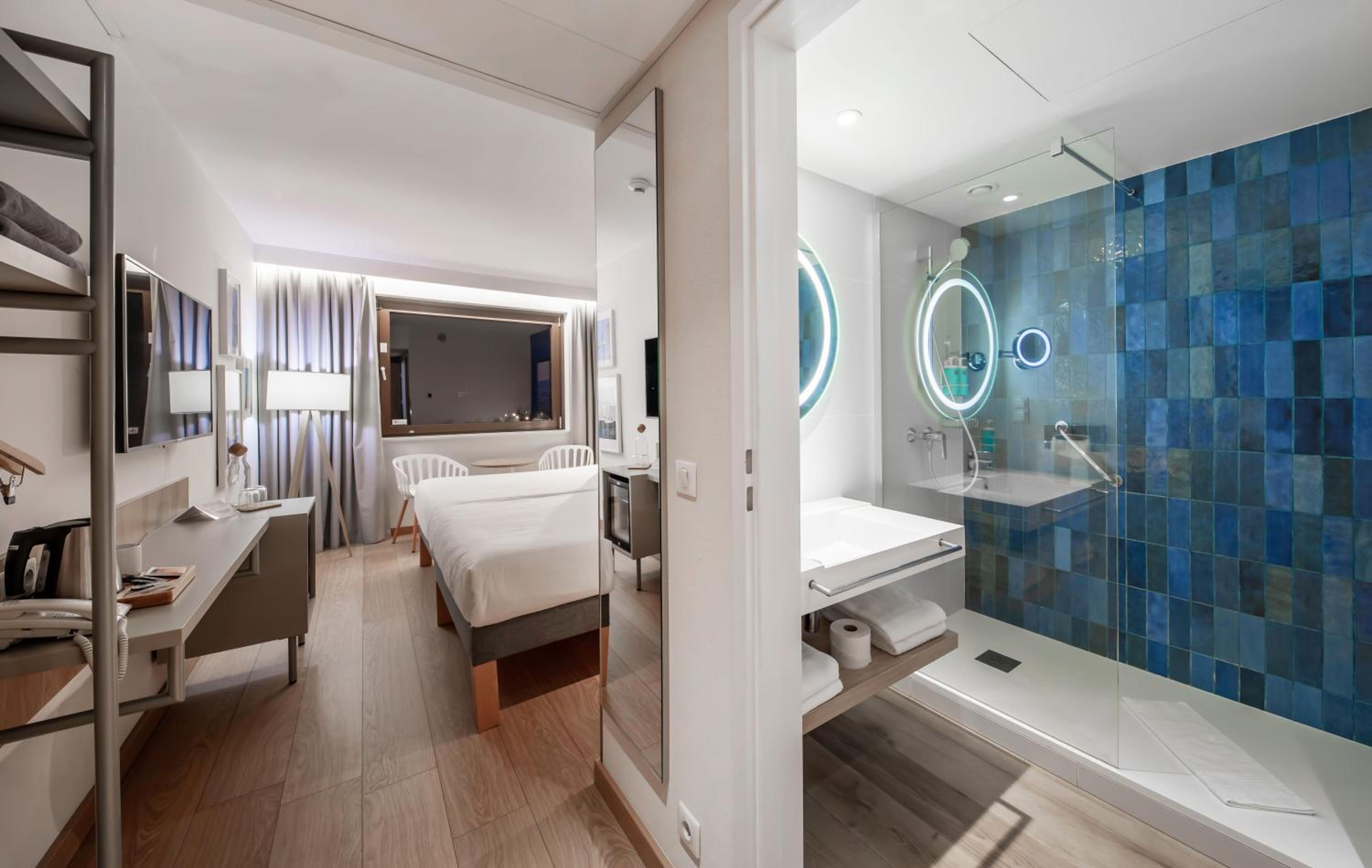 Superior Queen Room with Sea View