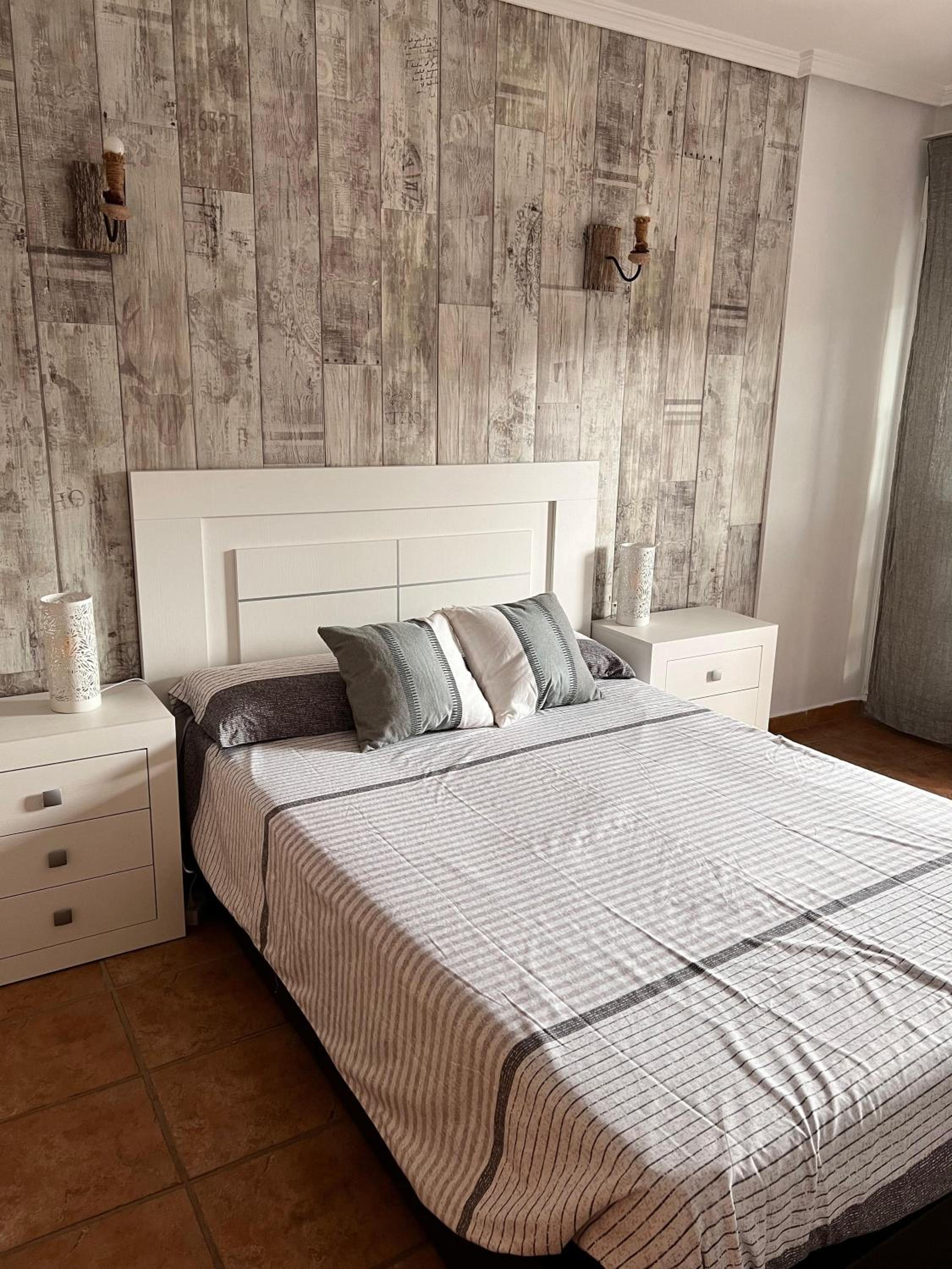 Apartamento de un dormitorio superior con balcón