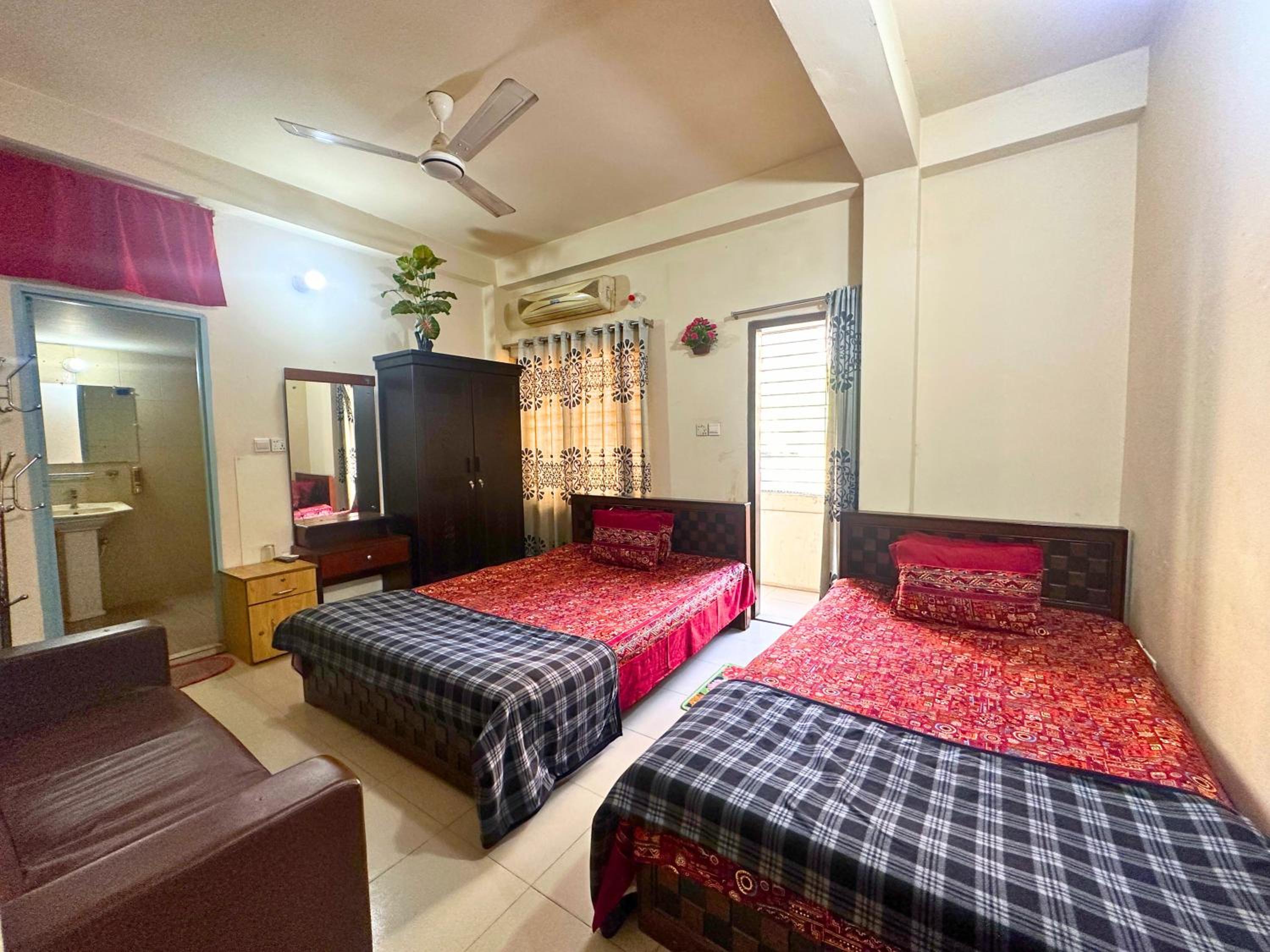 Economy Twin Room photo 1