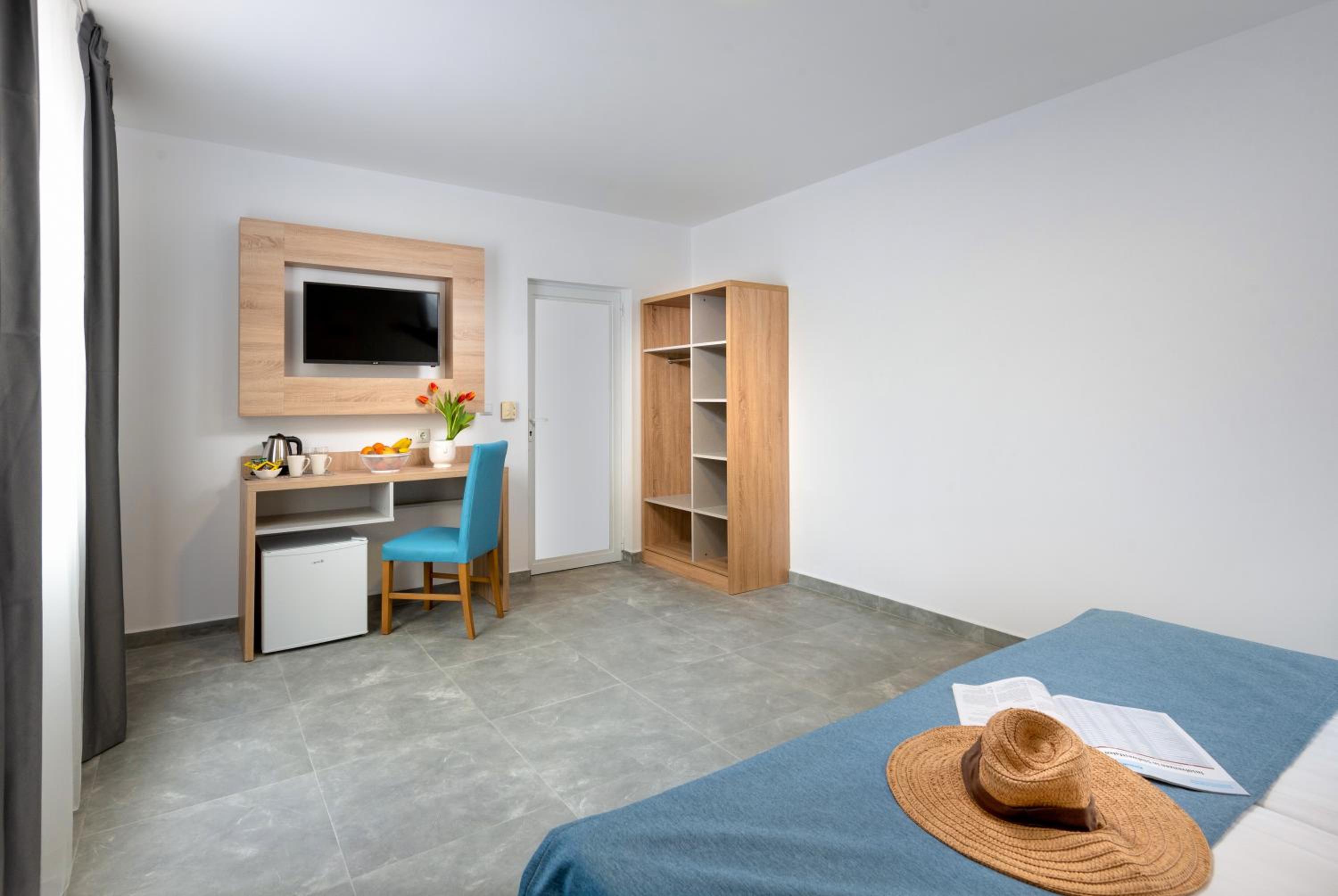 Standard Double Room (Single occupancy with children)
