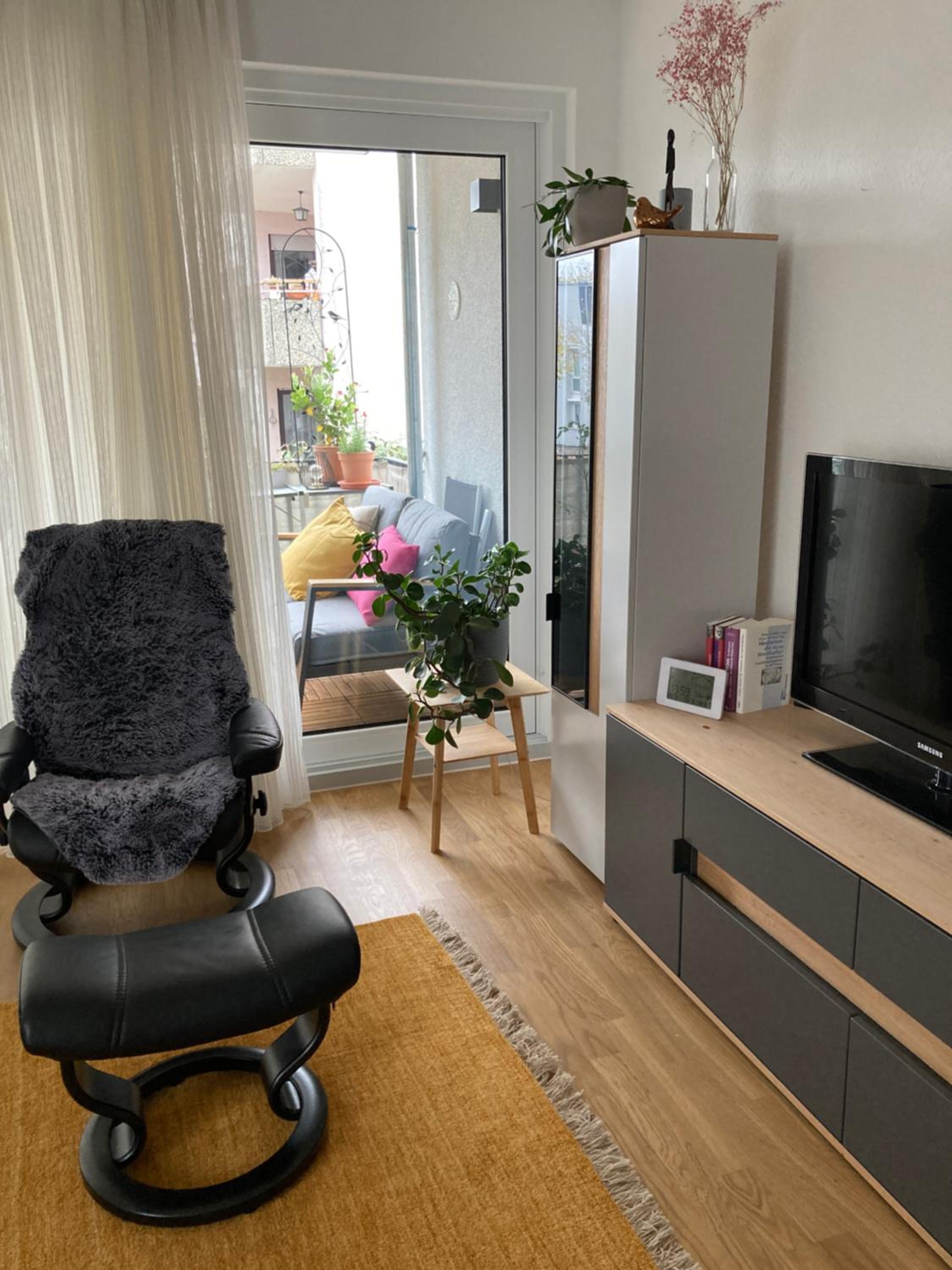 One-Bedroom Apartment photo 2