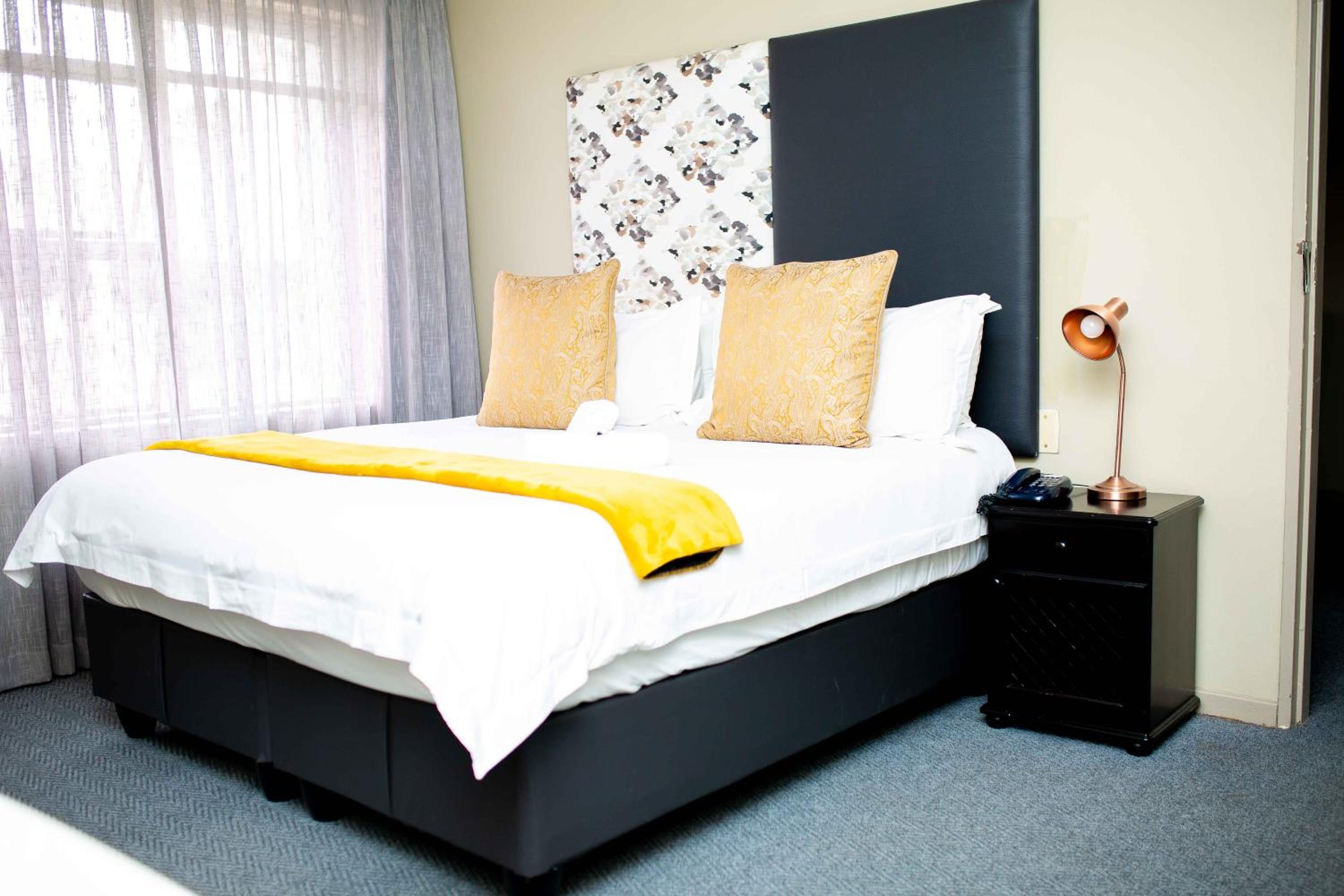 Standard Suite Room - Photo 7