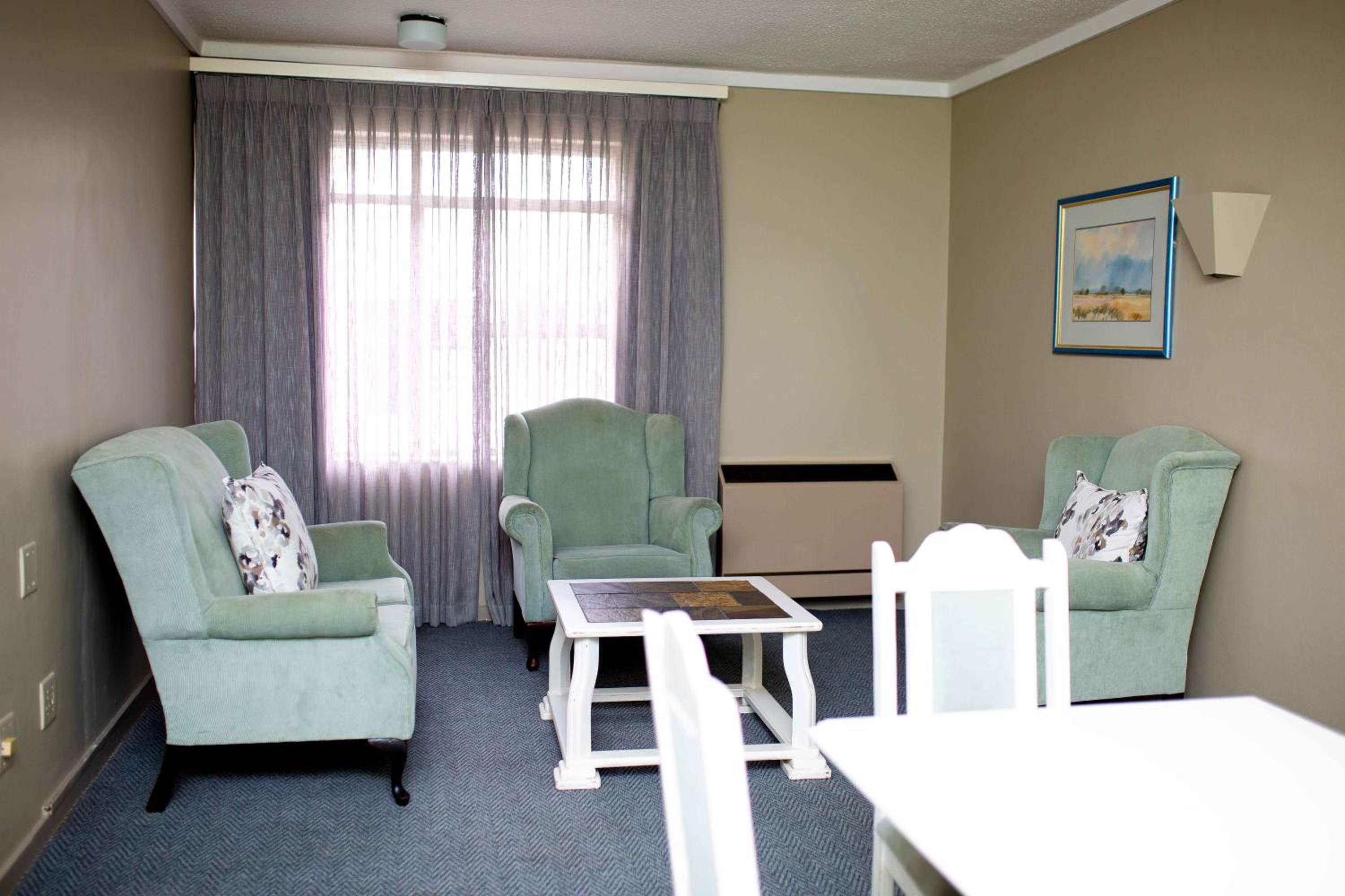 Standard Suite Room - Photo 2