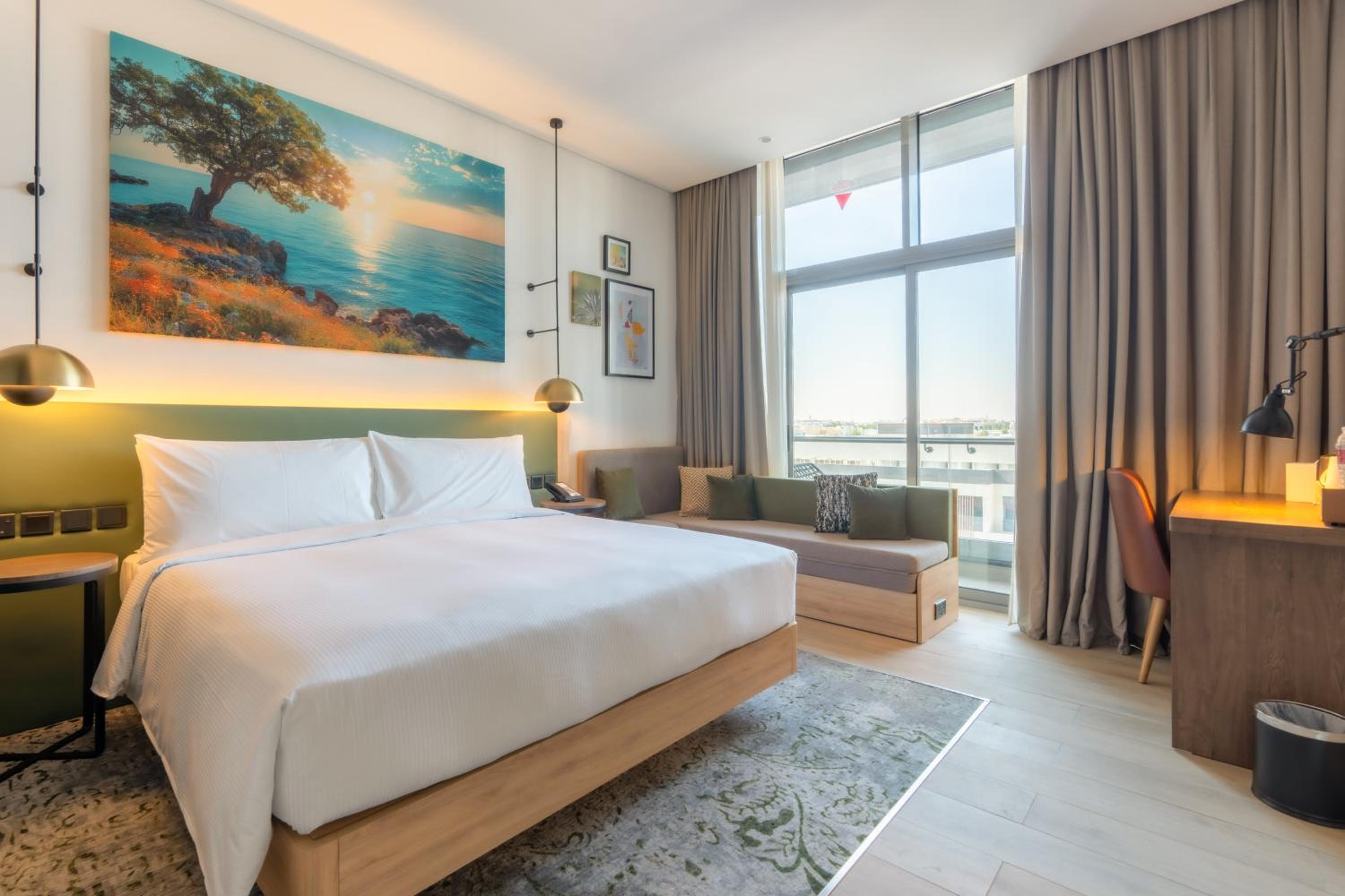 Deluxe King Room - Photo 2