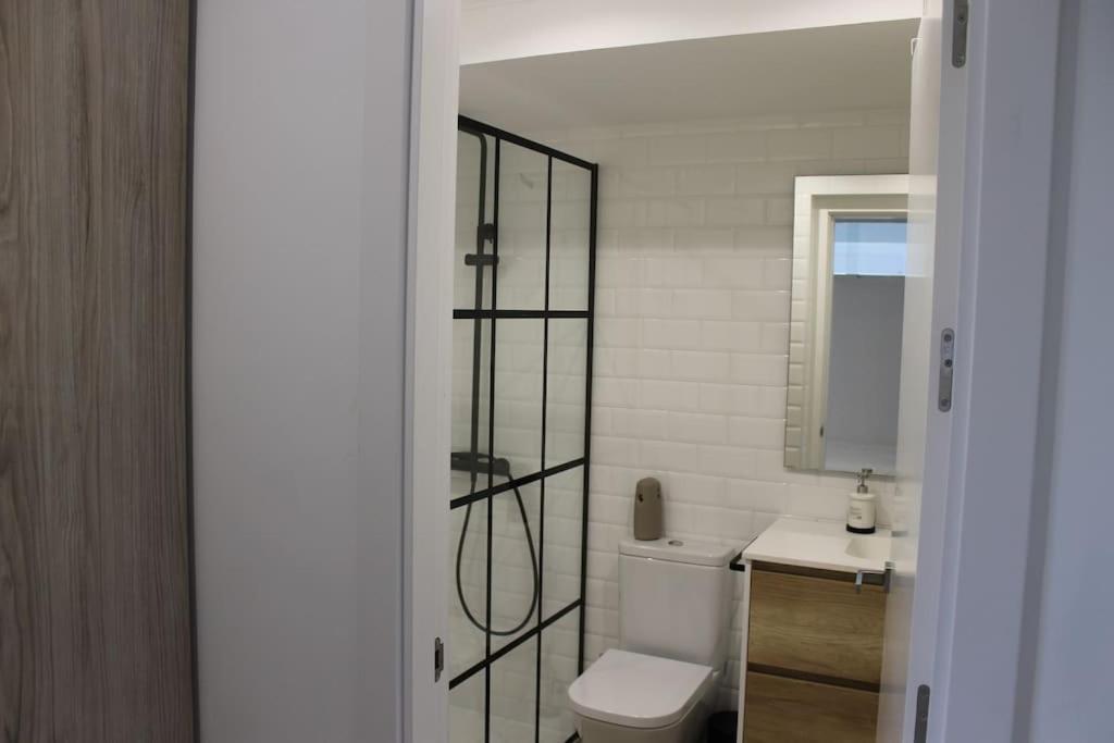 Three-Bedroom Apartment With Mountain View photo 2
