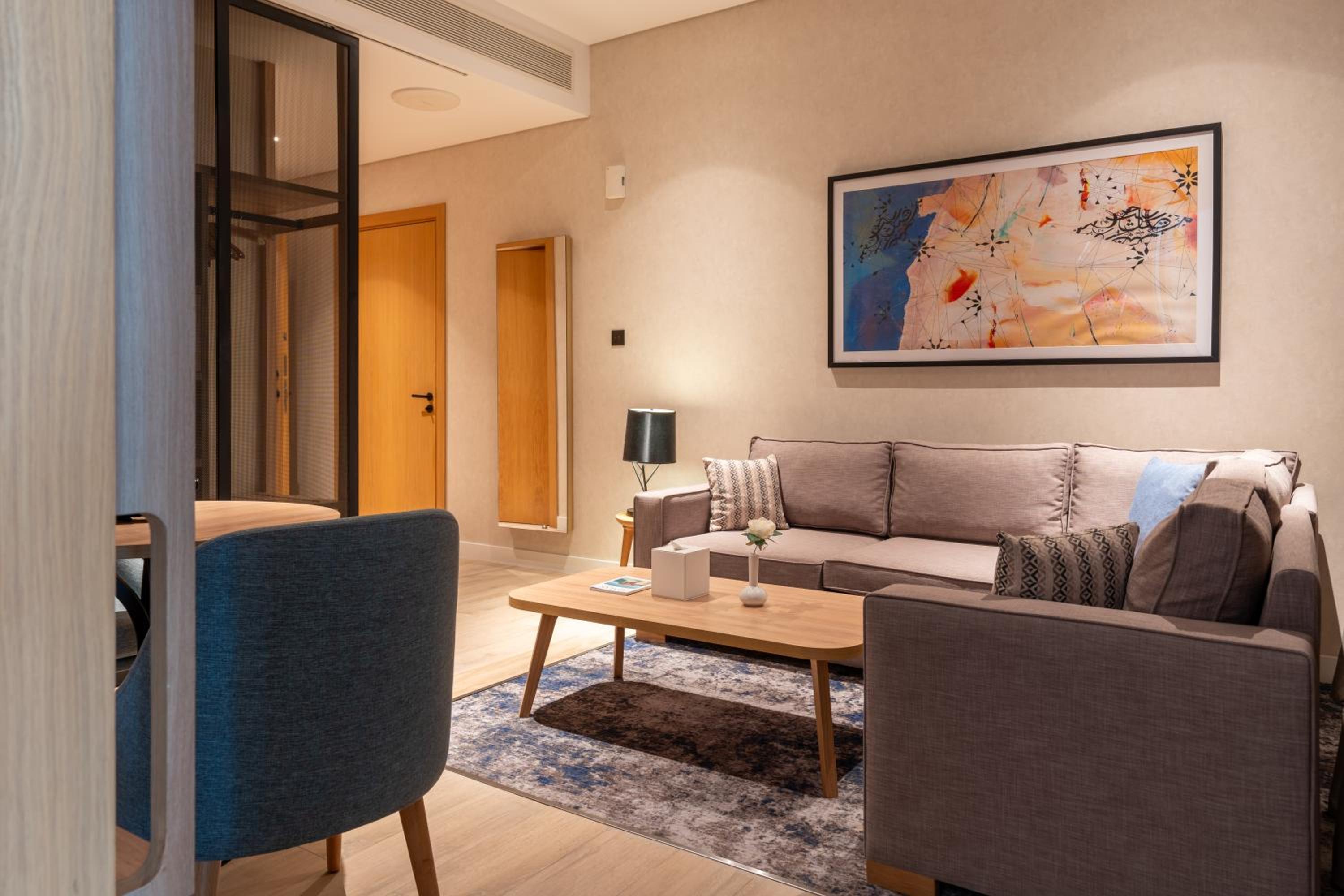 Deluxe Suite - Photo 7