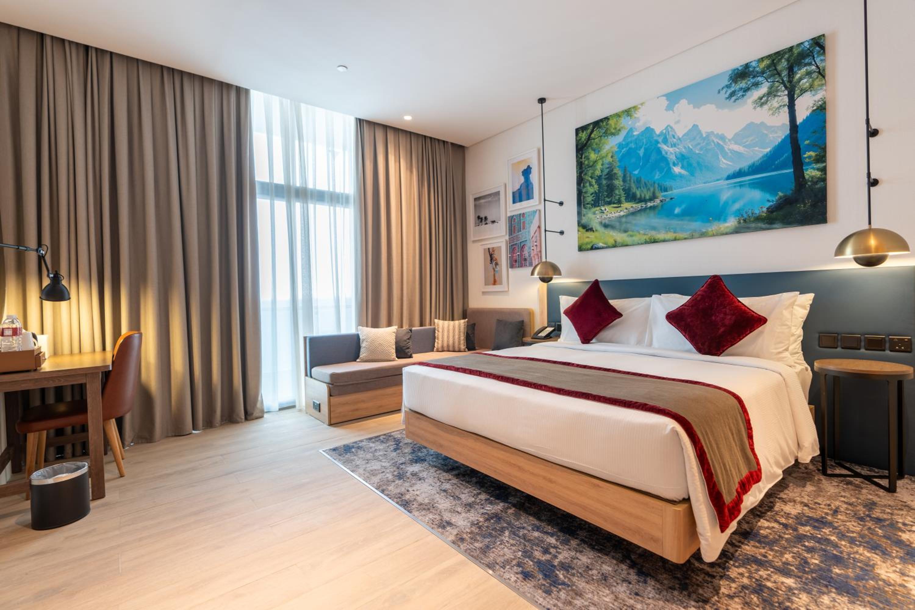 Deluxe Suite - Photo 2