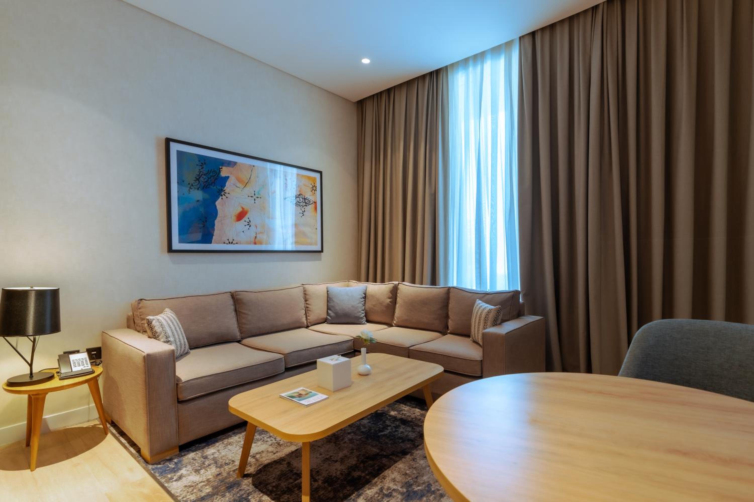 Deluxe Suite - Photo 6