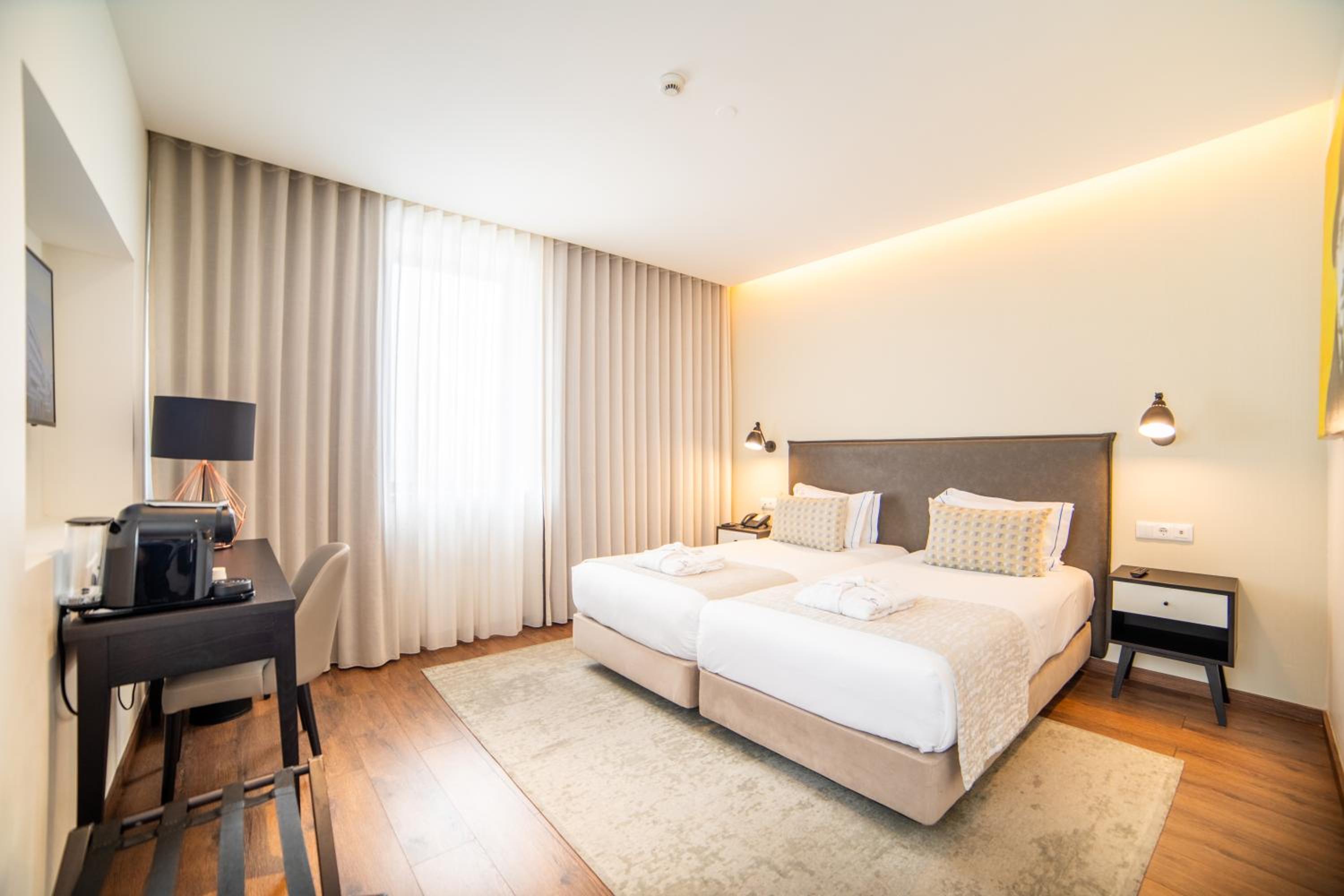 Twin Room - Photo 1