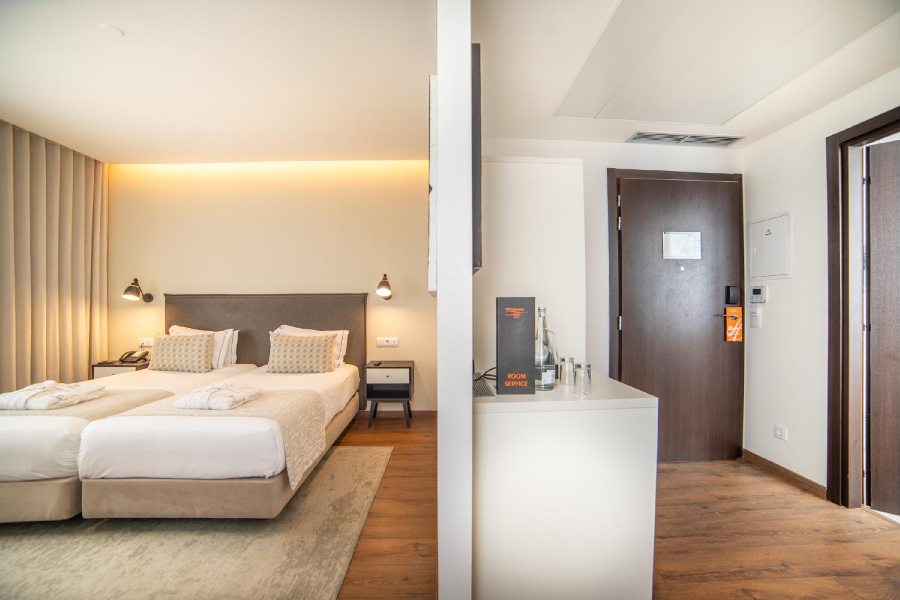 Twin Room - Photo 7