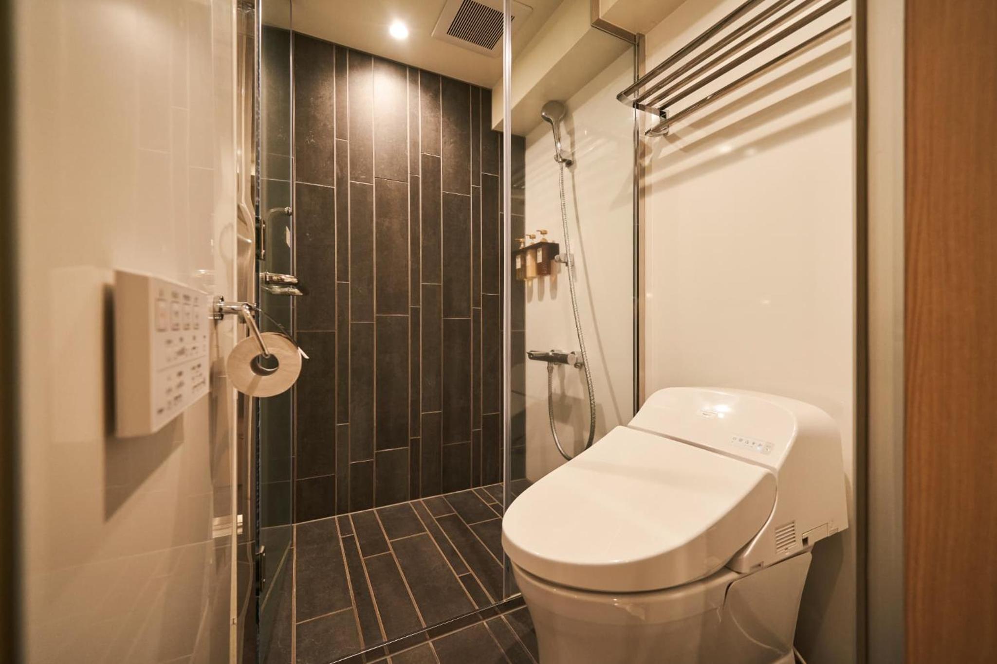 Twin Room with Shared Bathroom-Main BLD - Non-Smoking photo 2