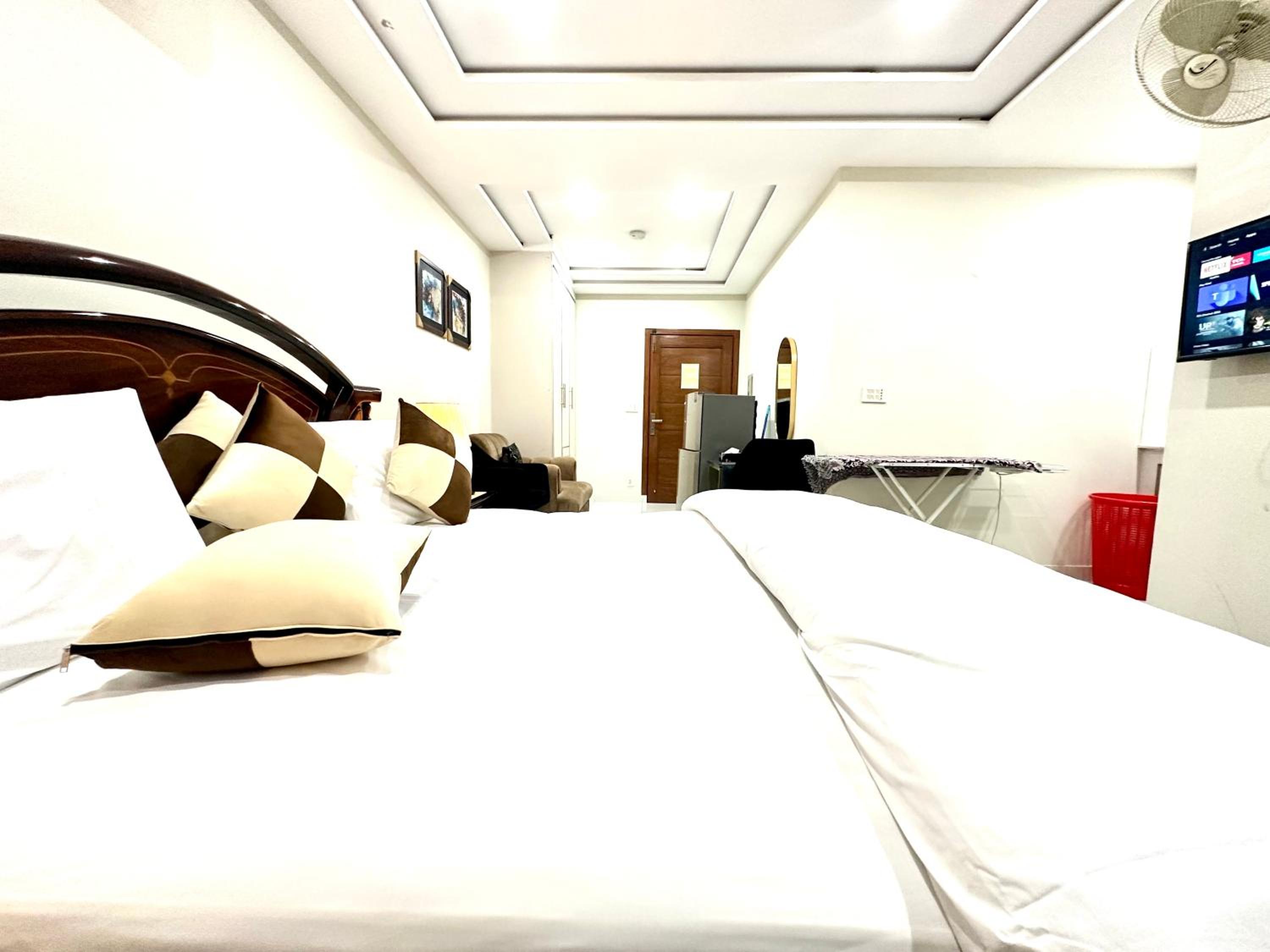 Studio Apartment photo 3