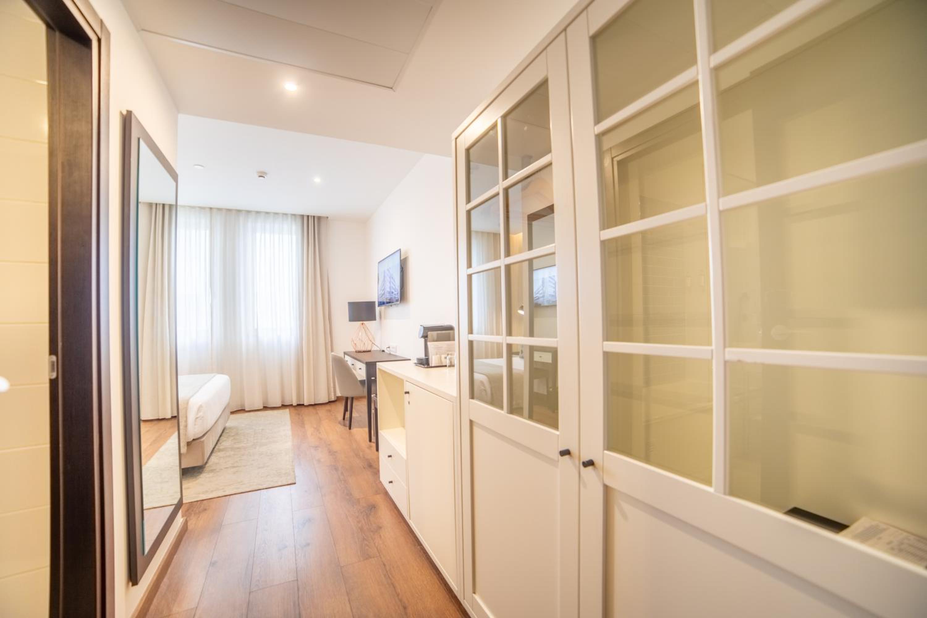 Double Room - Photo 3