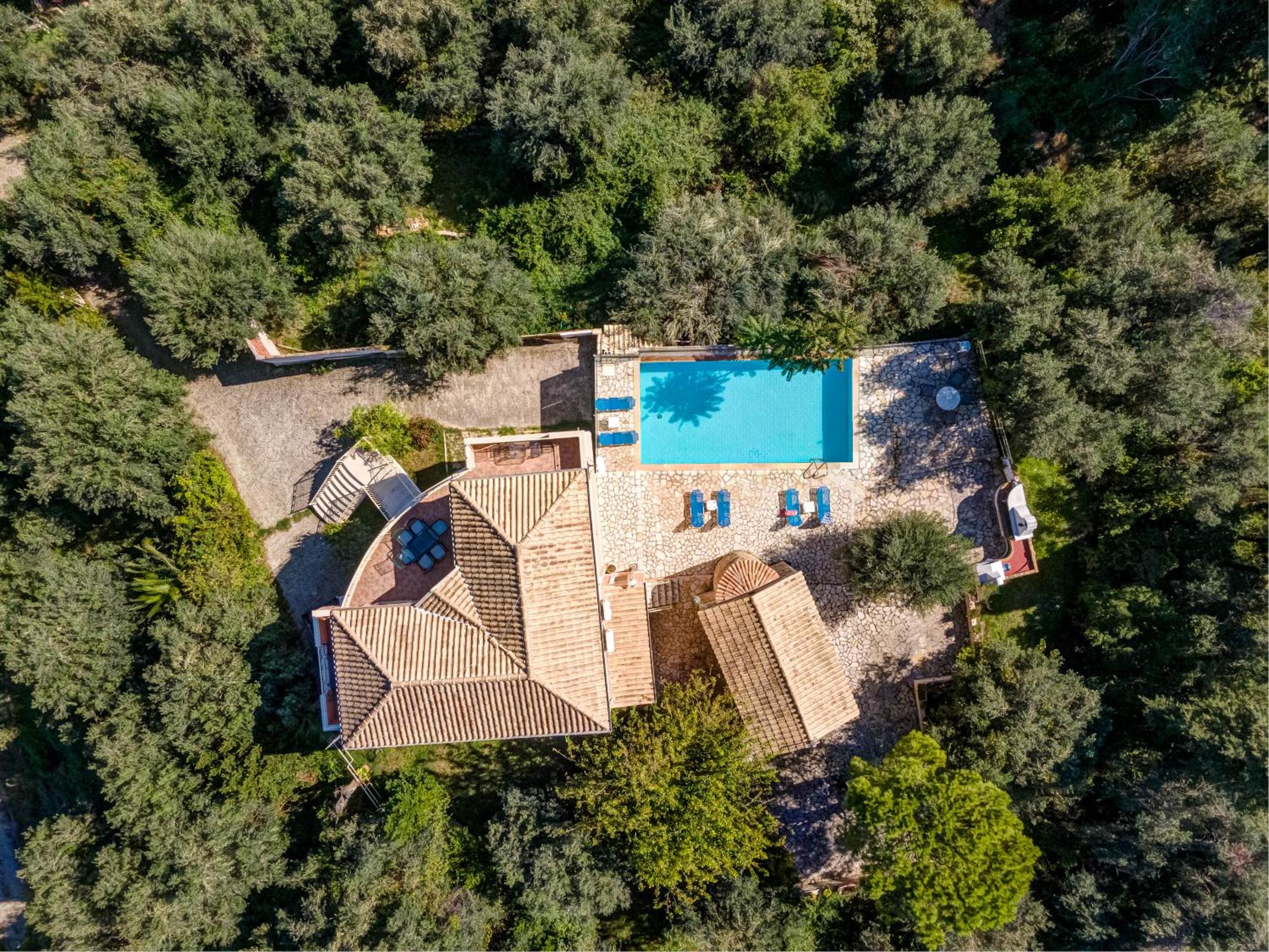 Three-Bedroom Villa photo 3
