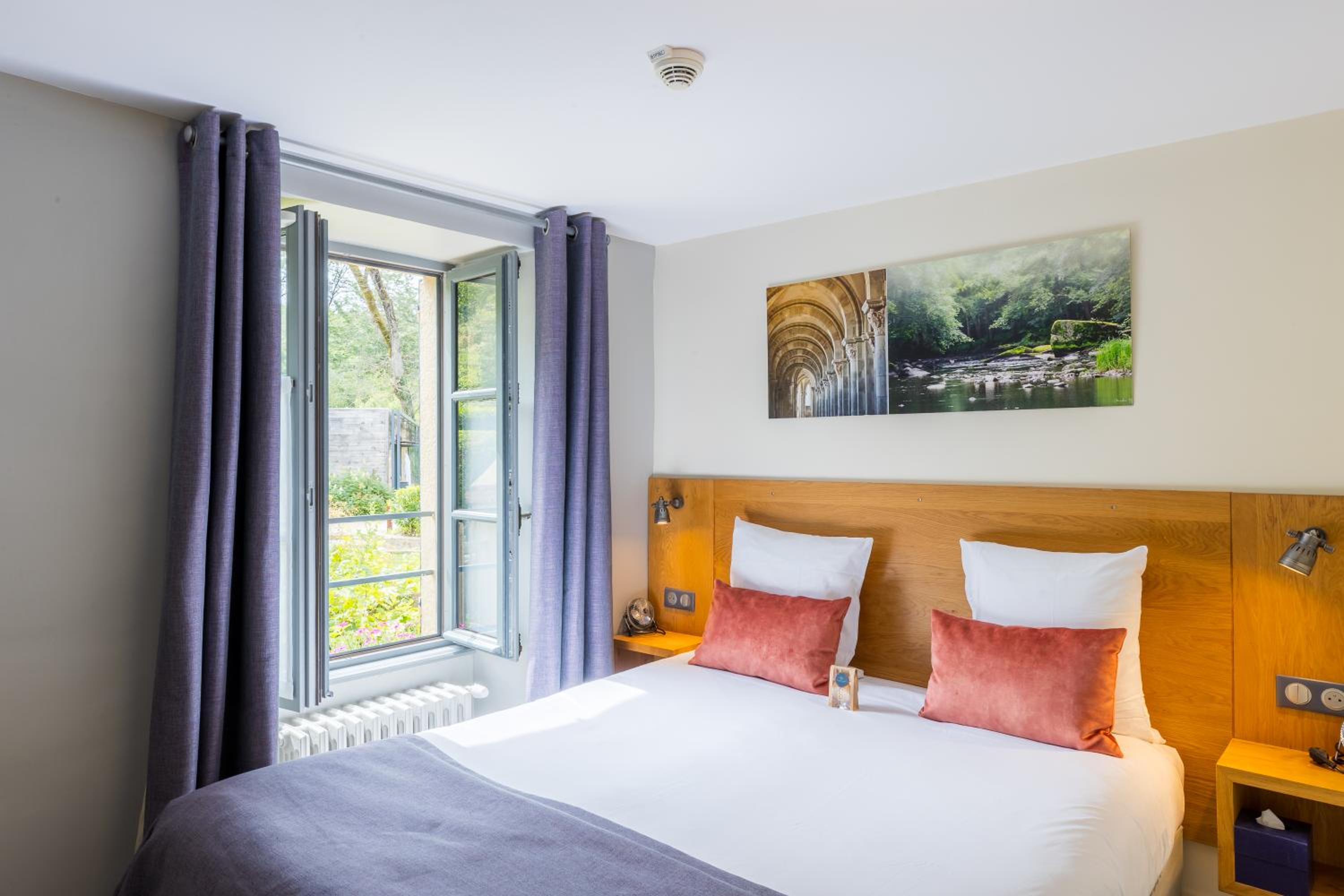 Standard Queen Room photo 1