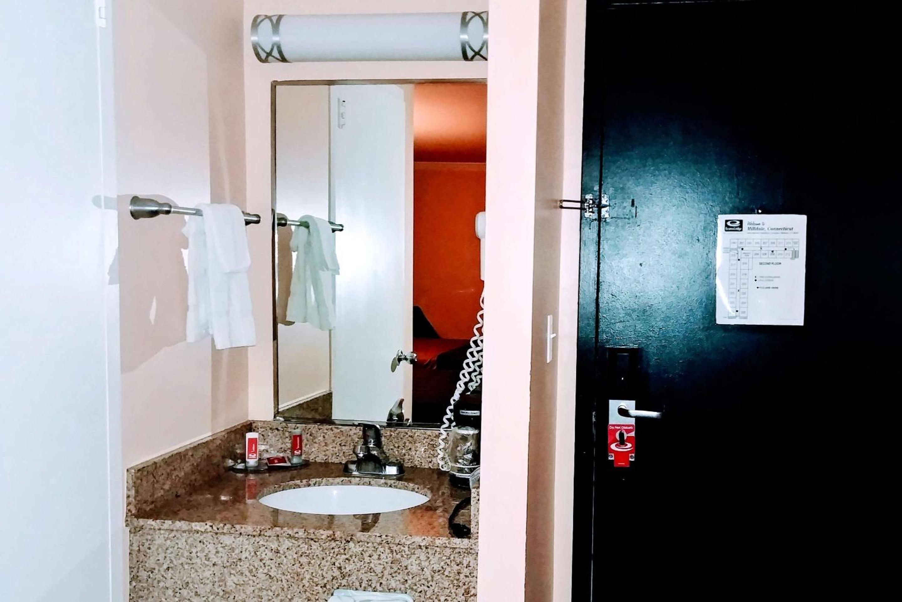 Double Room with Two Double Beds - Non-Smoking - Photo 7