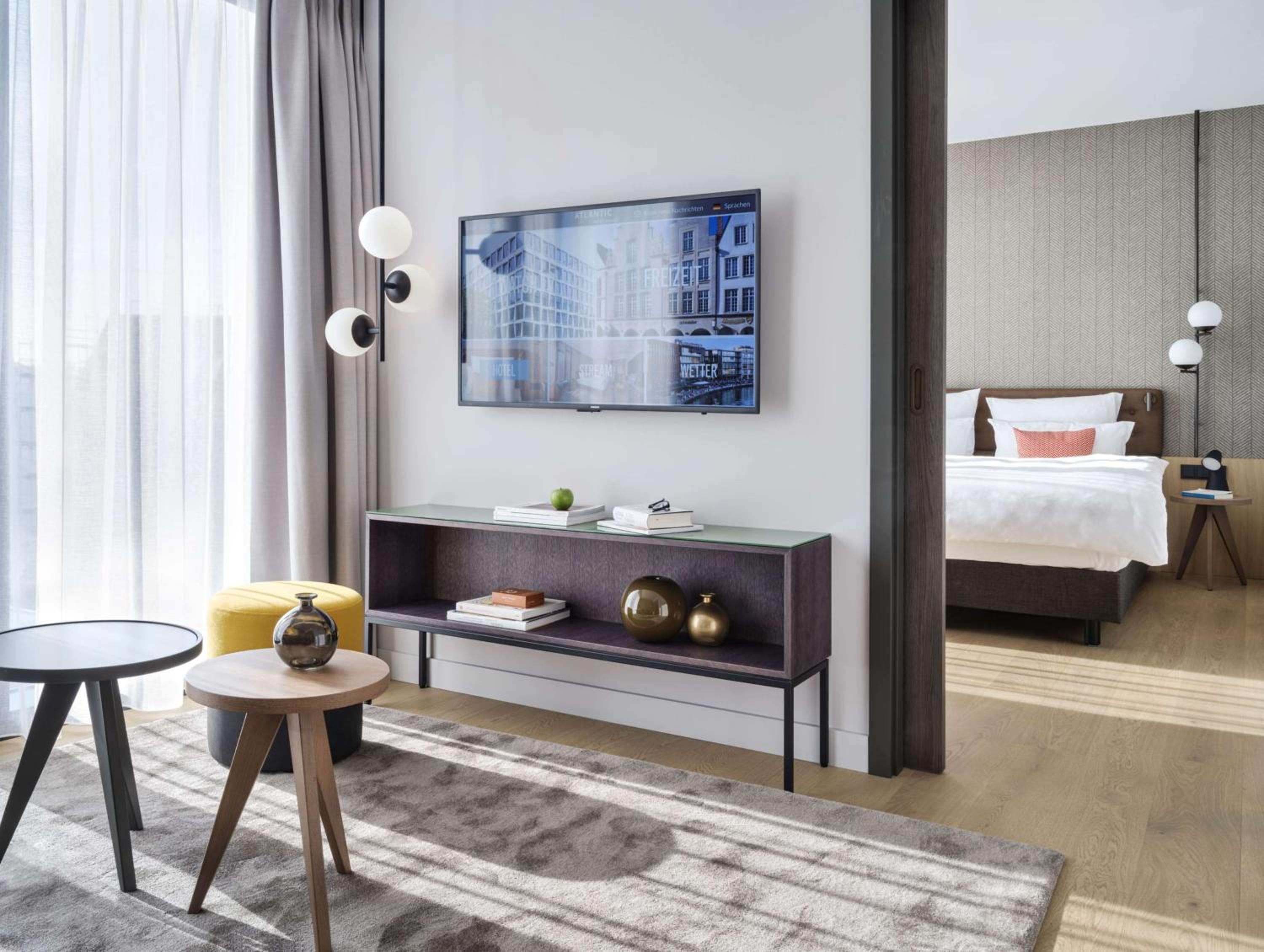 Suite - Photo 2