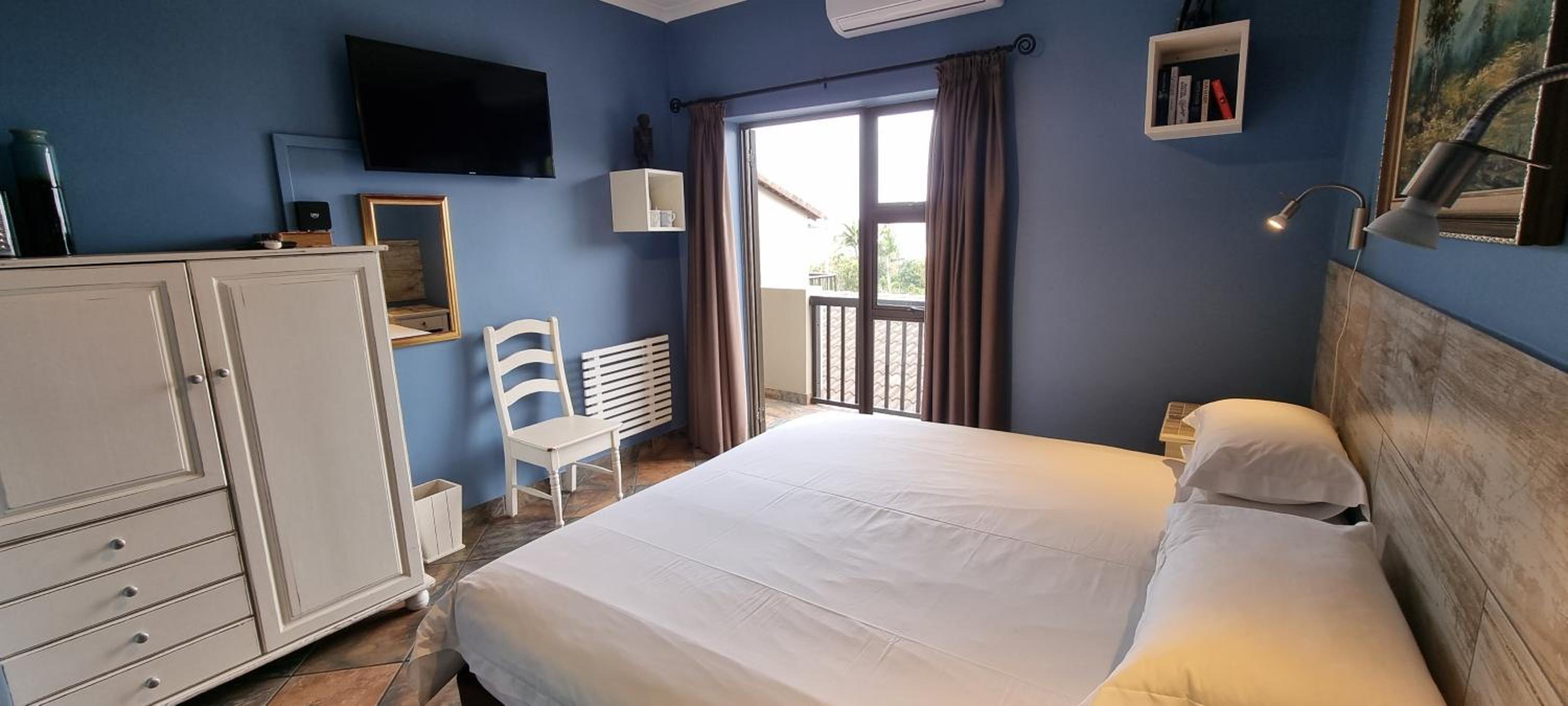 Twin/Double Room photo 3