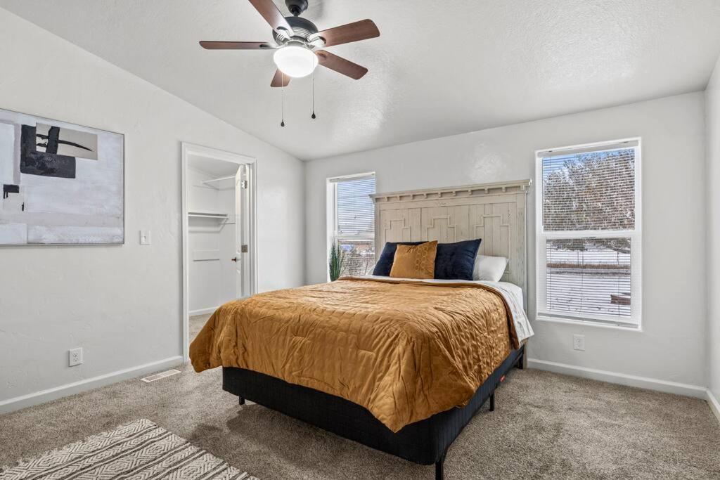 Three-Bedroom House photo 2