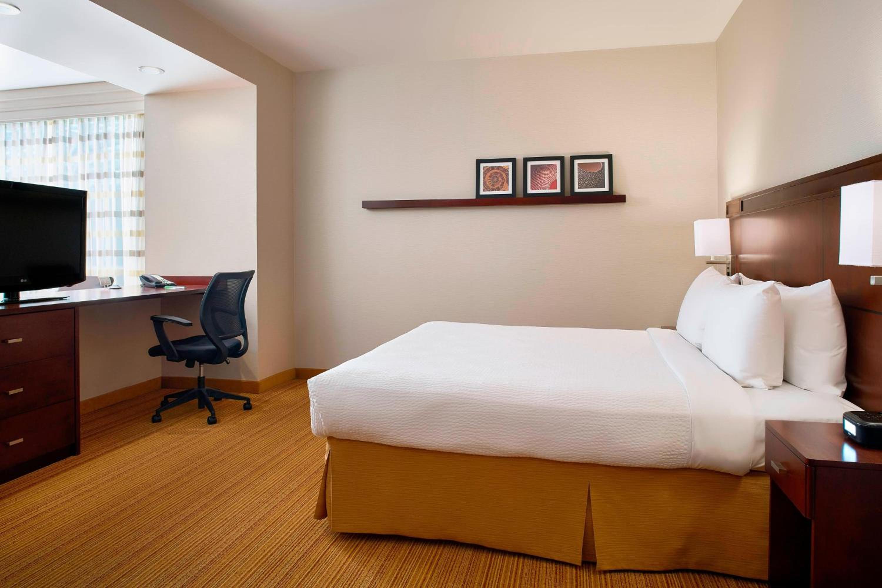 King Suite - Photo 1