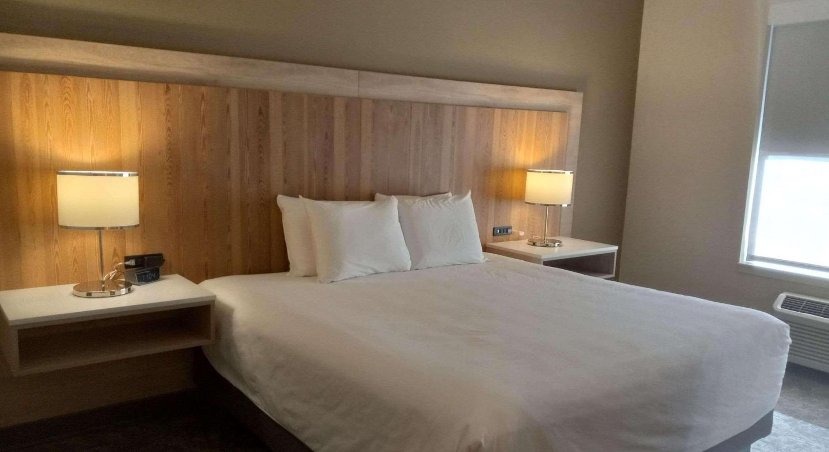 King Room - Disability Access/Non-Smoking - Photo 1