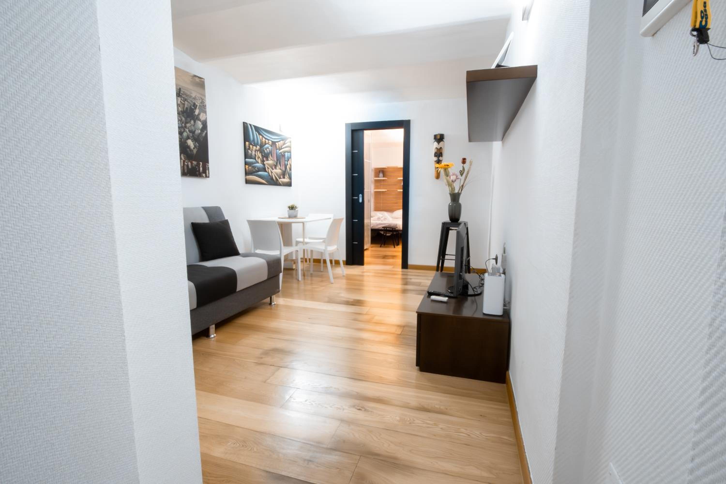 One-Bedroom Apartment