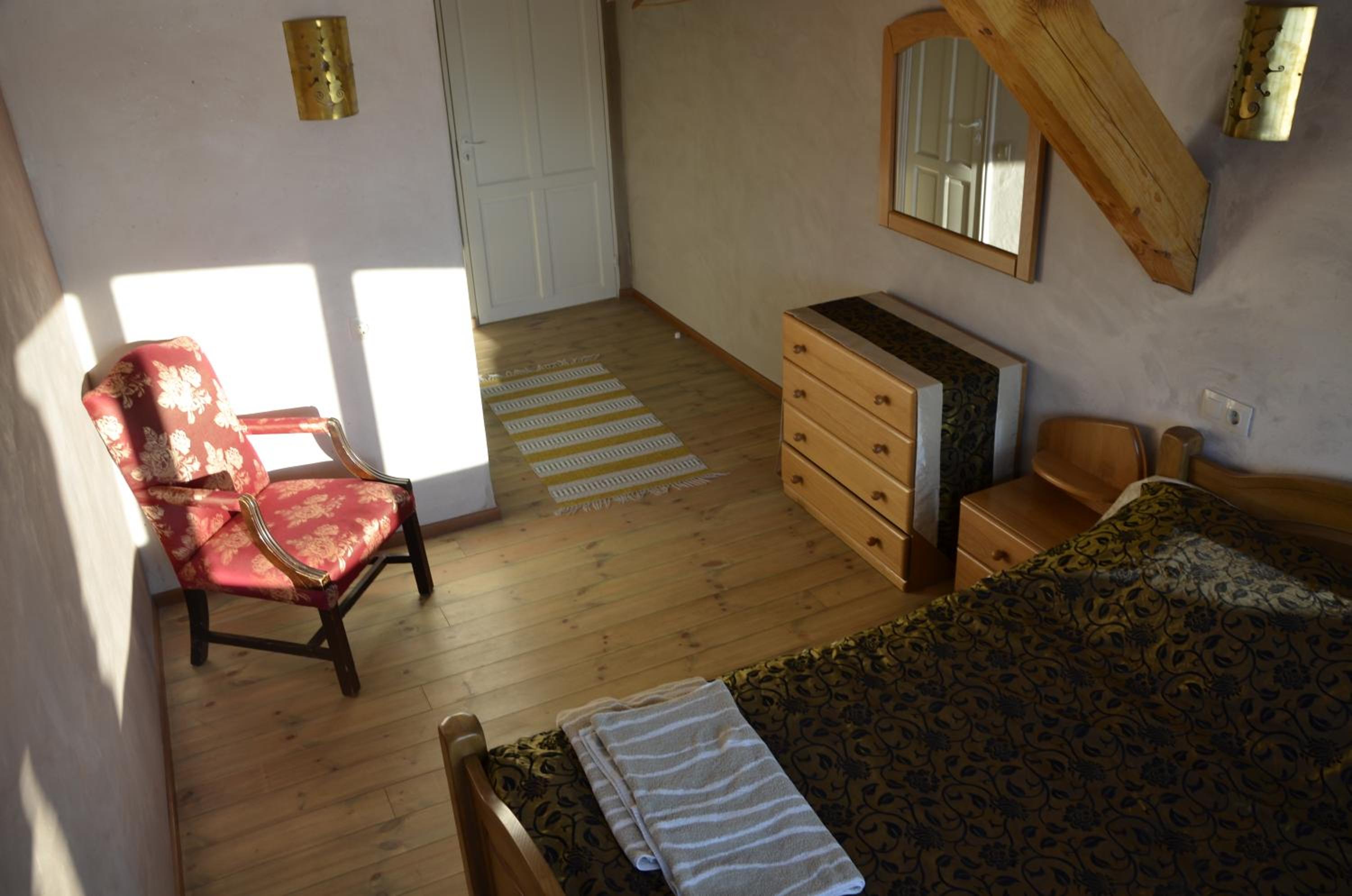 Standard Double Room - Photo 7