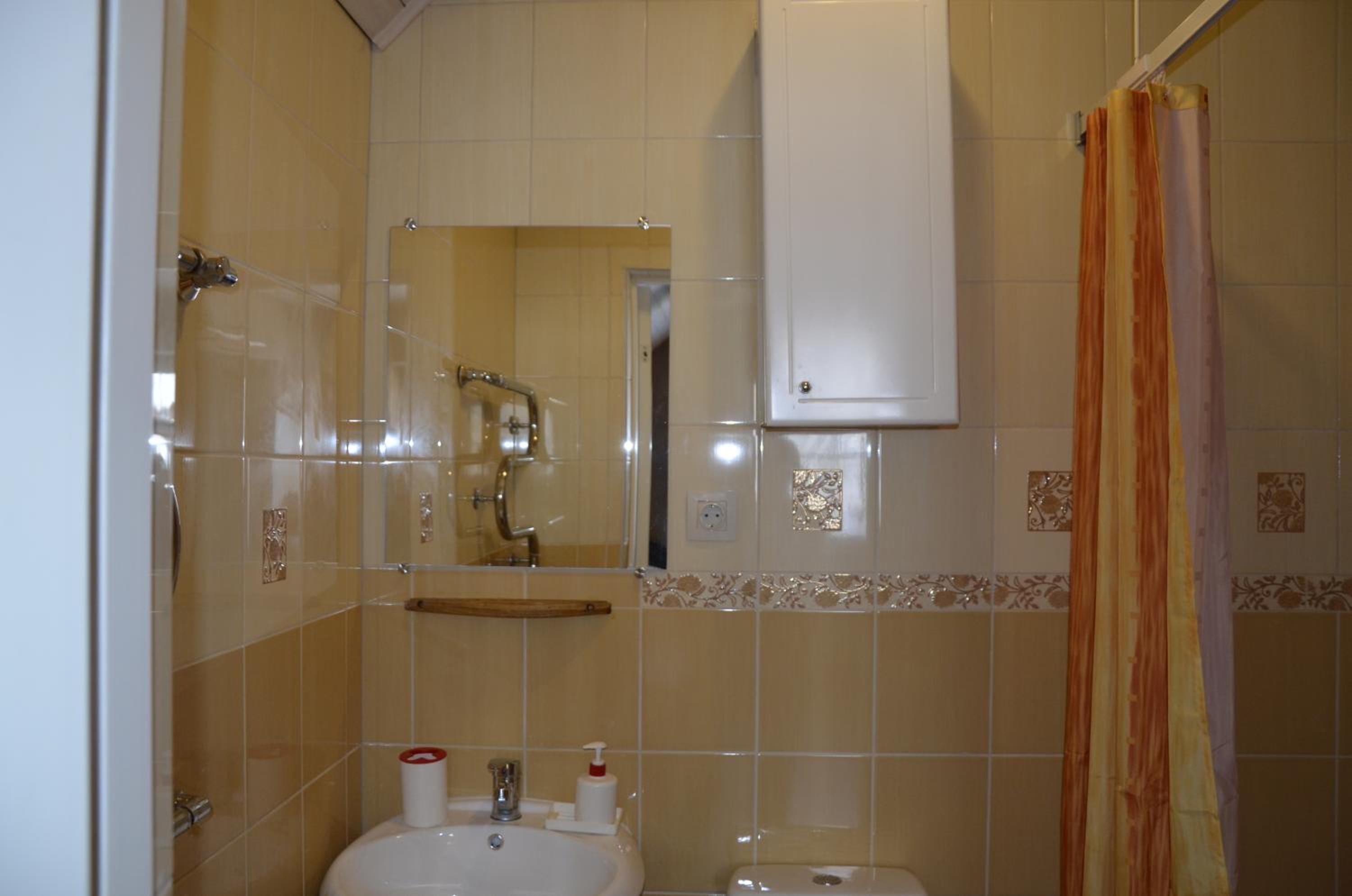 Standard Triple Room - Photo 15