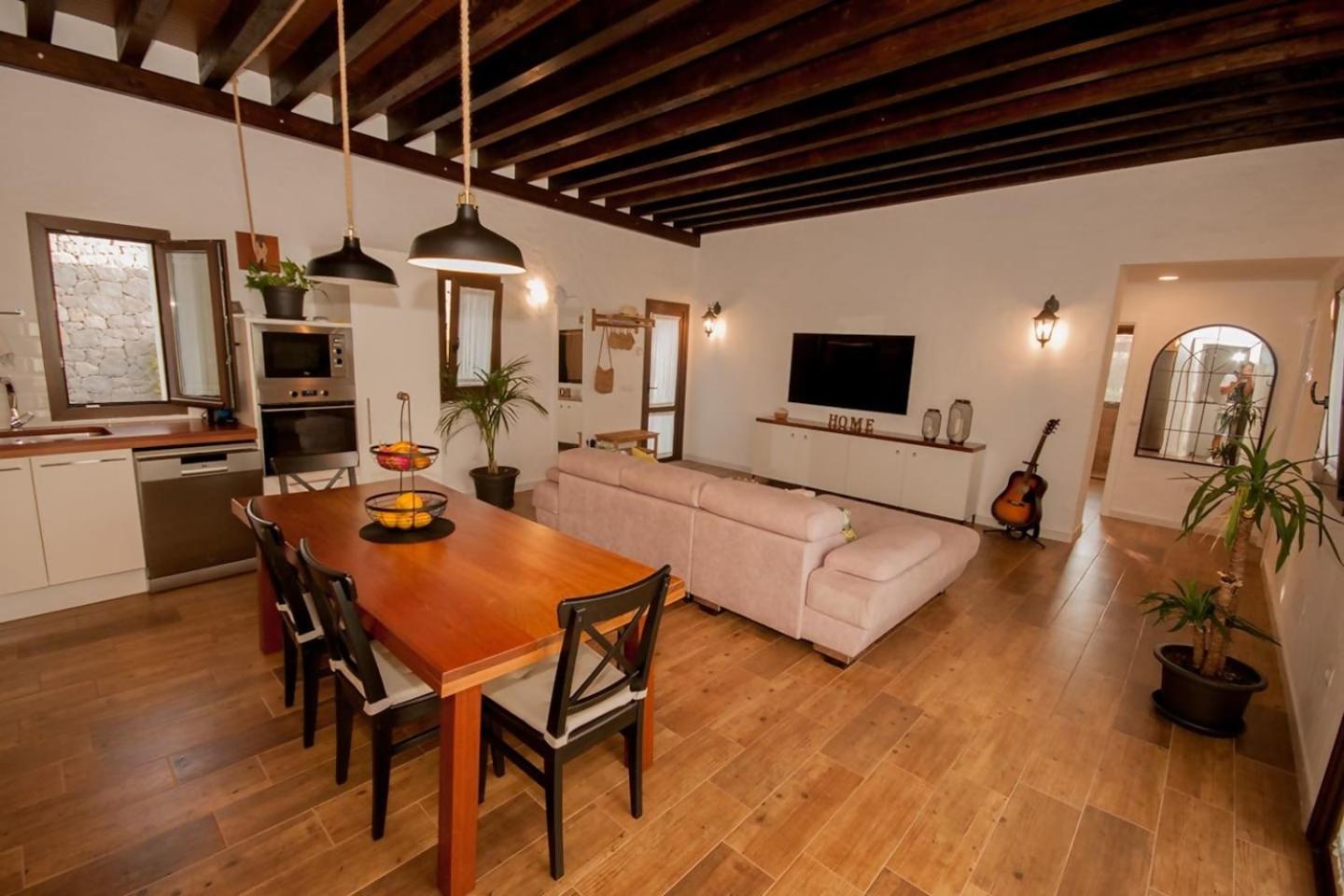 Three-Bedroom House photo 2