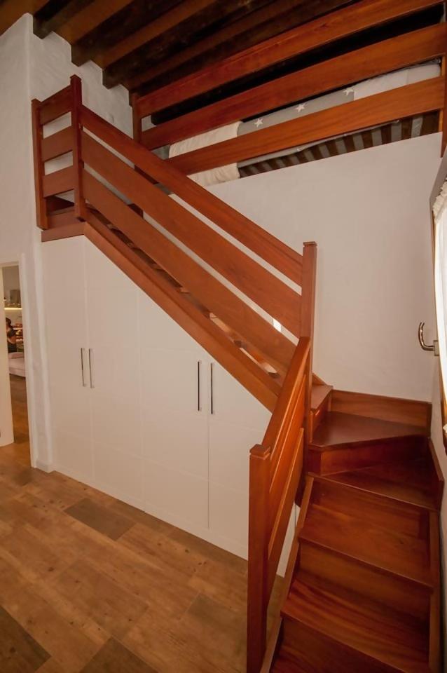 Three-Bedroom House photo 3