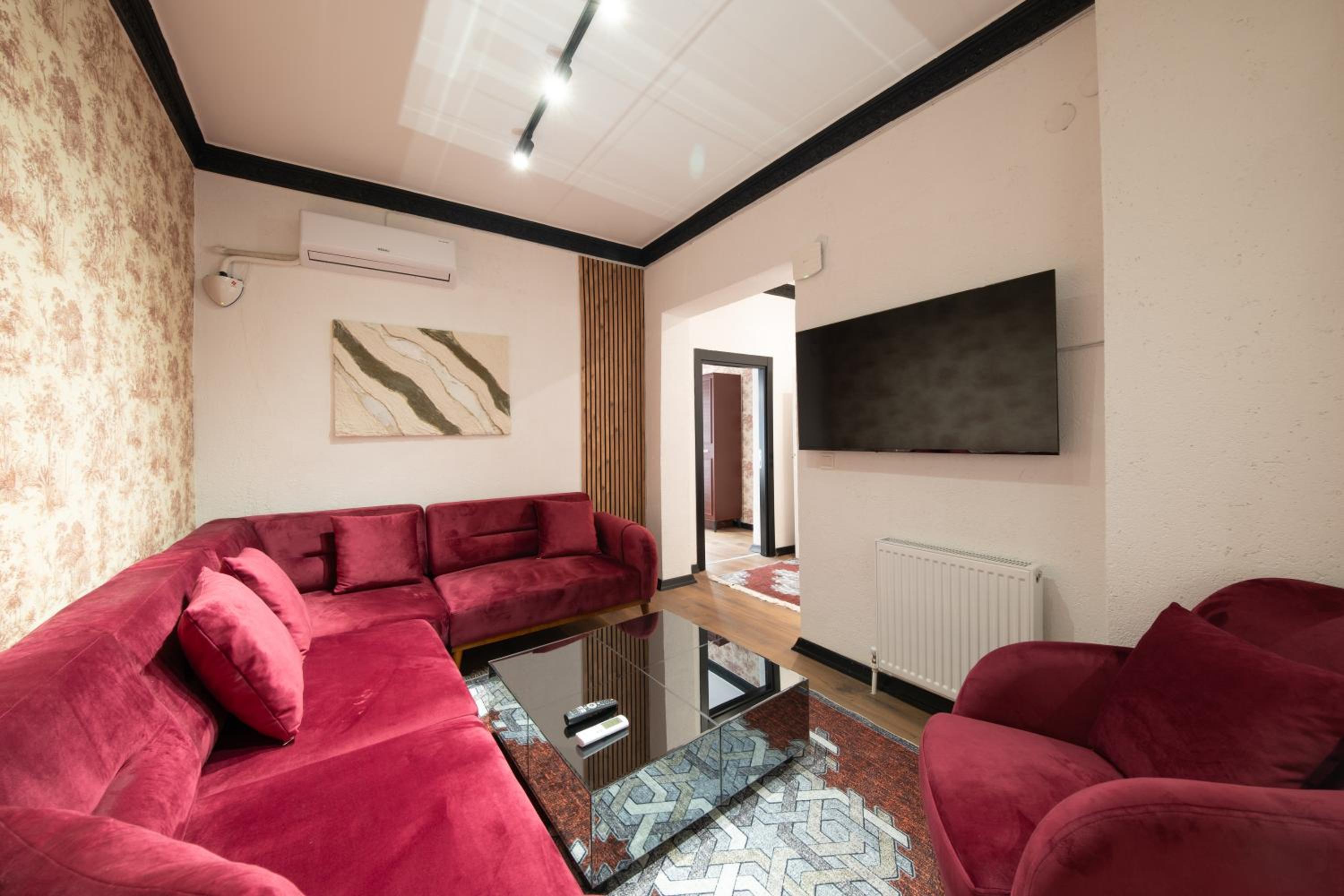 Three-Bedroom Apartment Suite photo 1