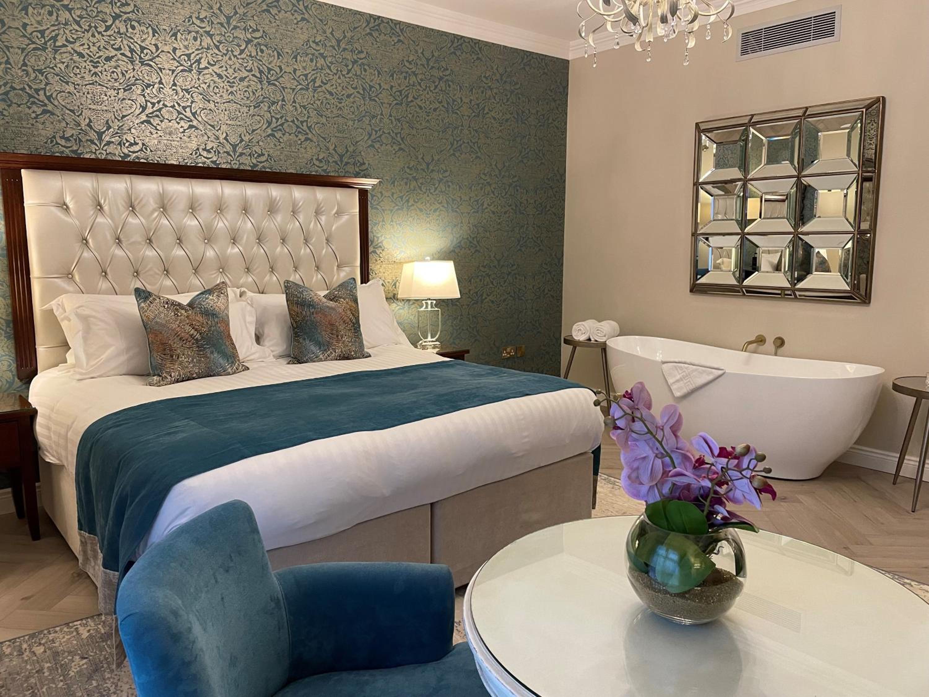 Deluxe Junior Suite - Photo 1