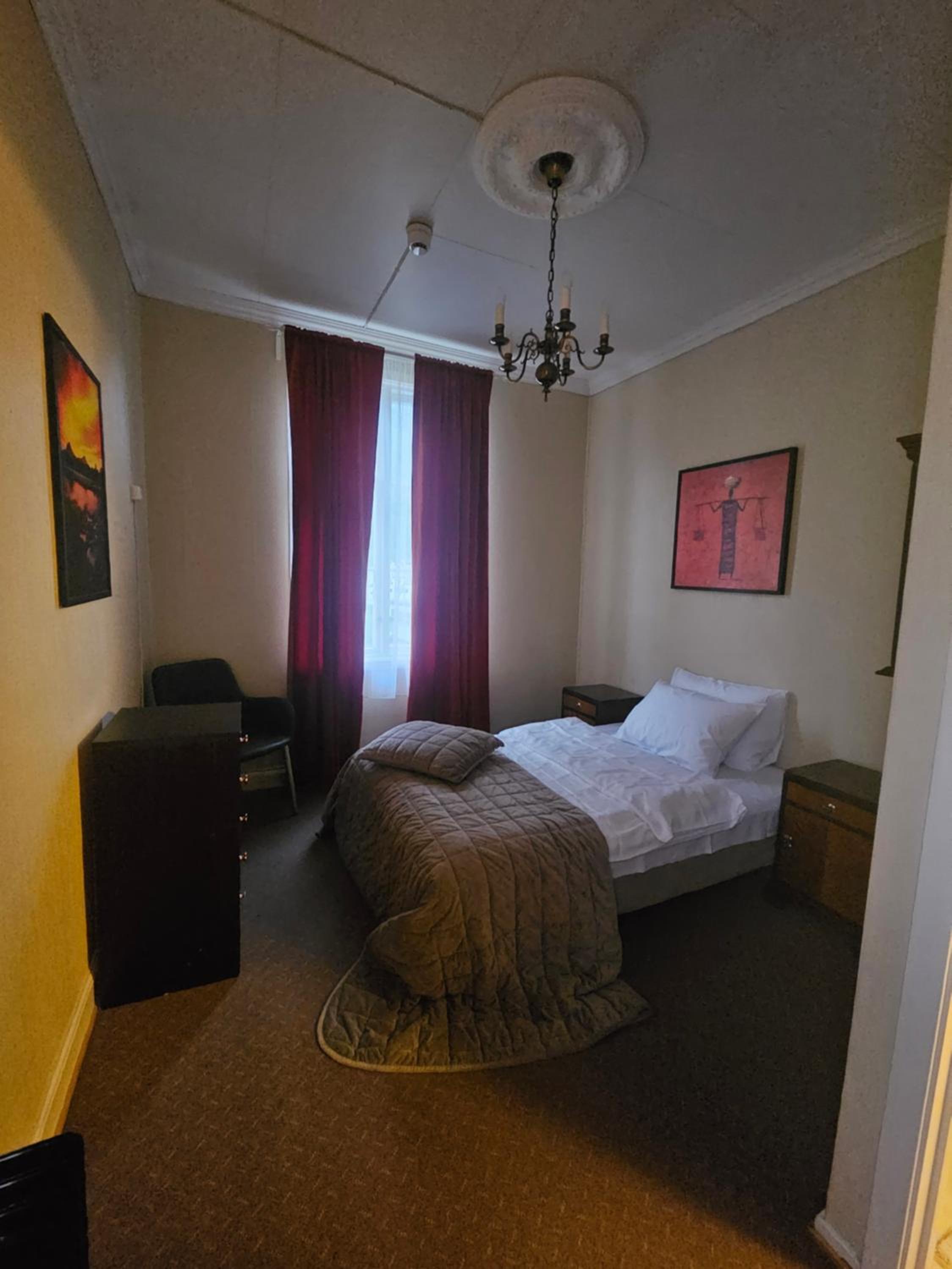 Single Room photo 2