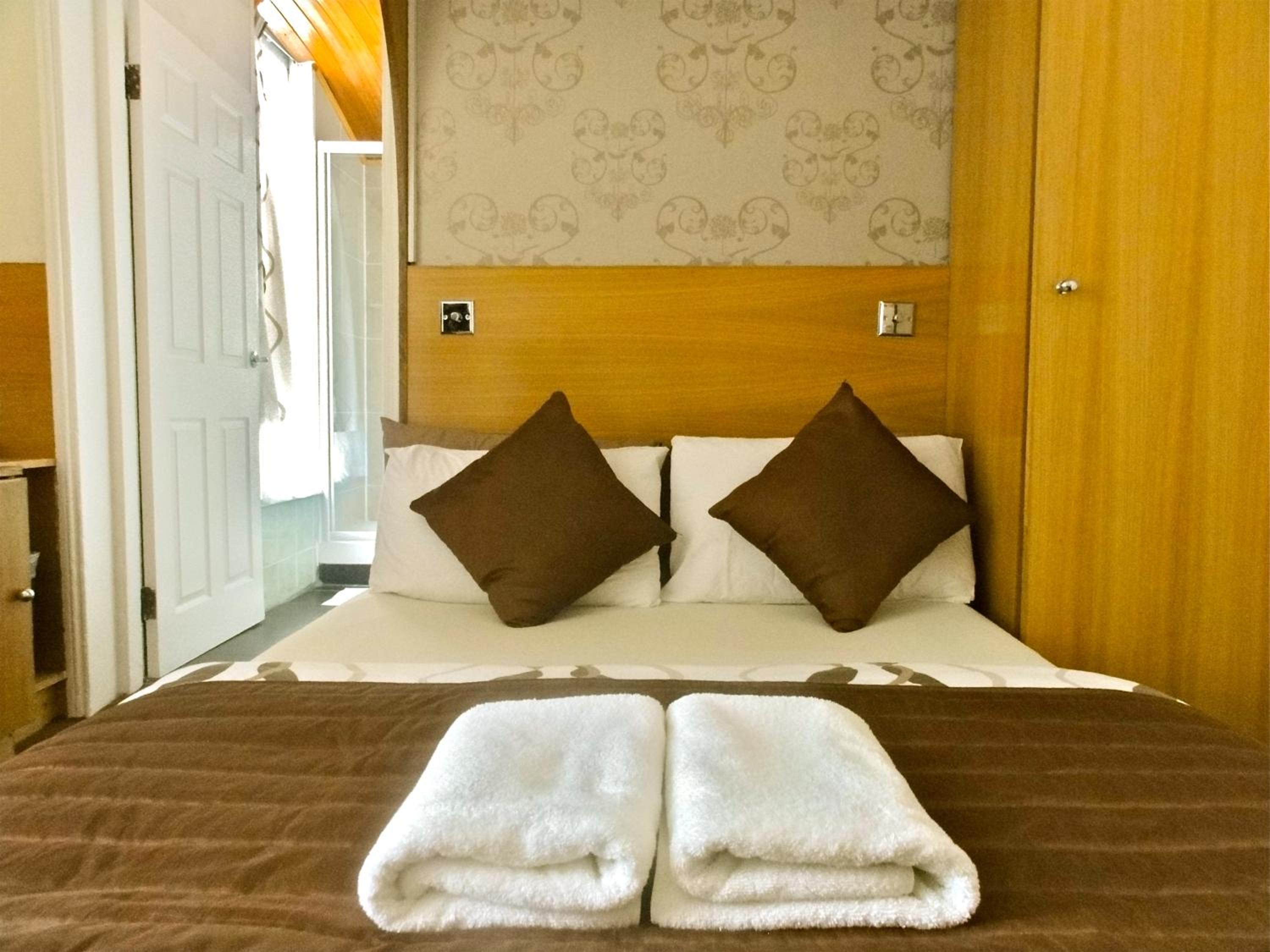 Double Room - Photo 9